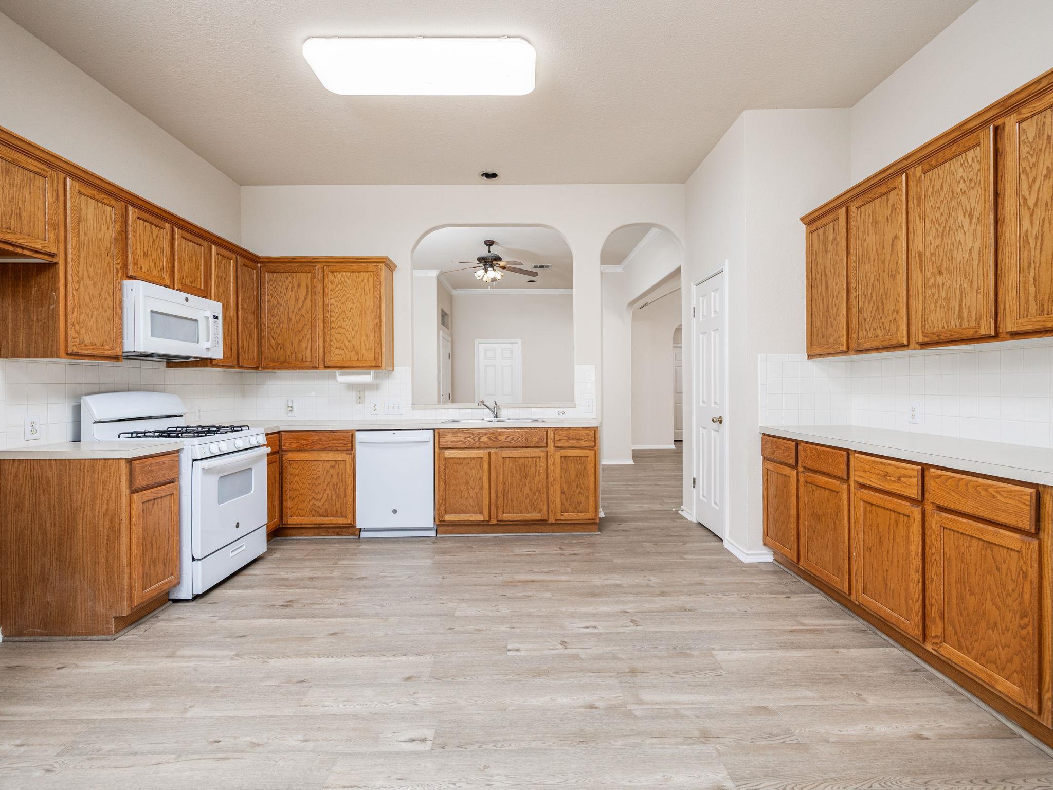 1216 Heppner DR — photo 3