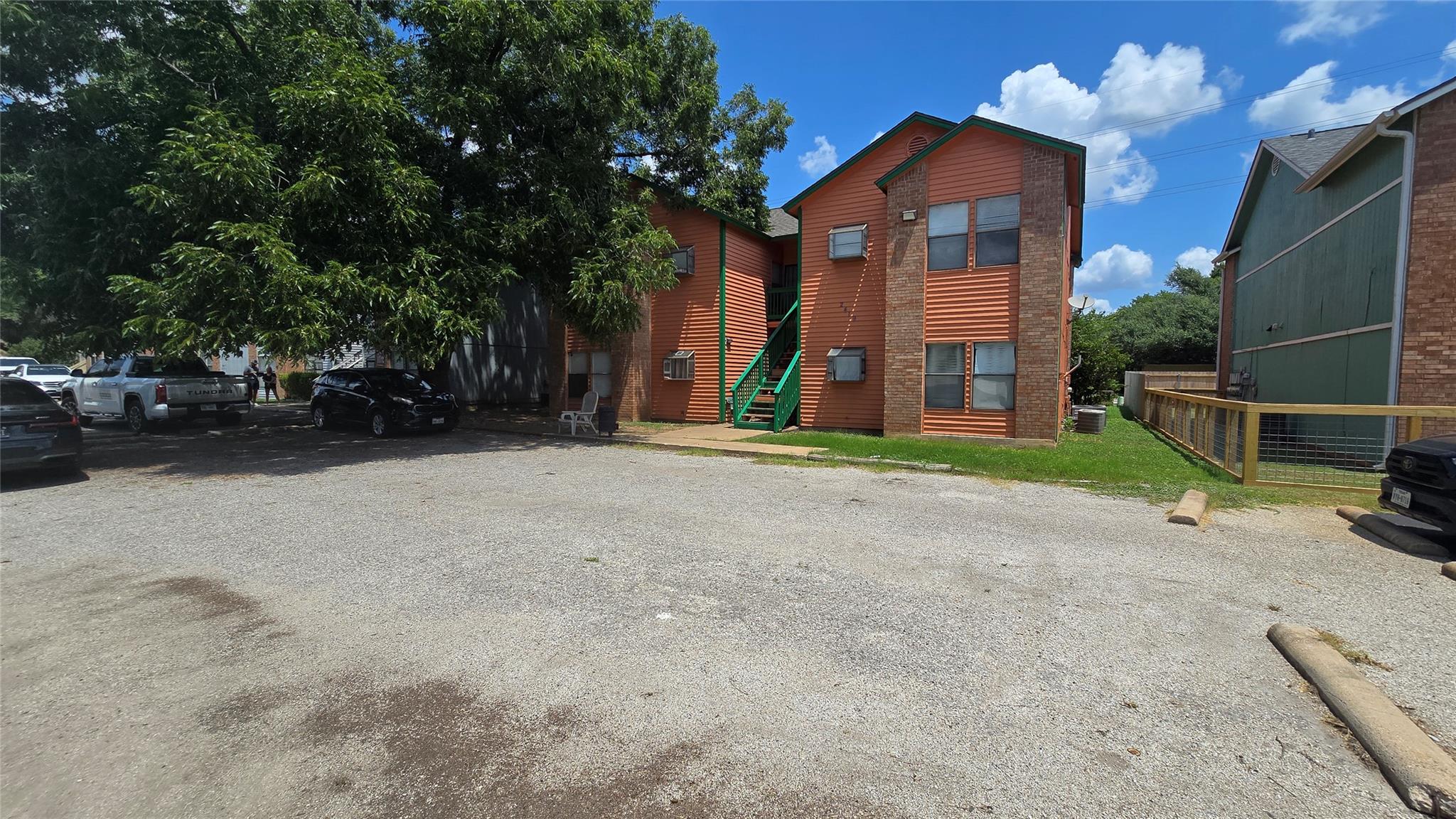 2419 Slaughter LN — photo 5