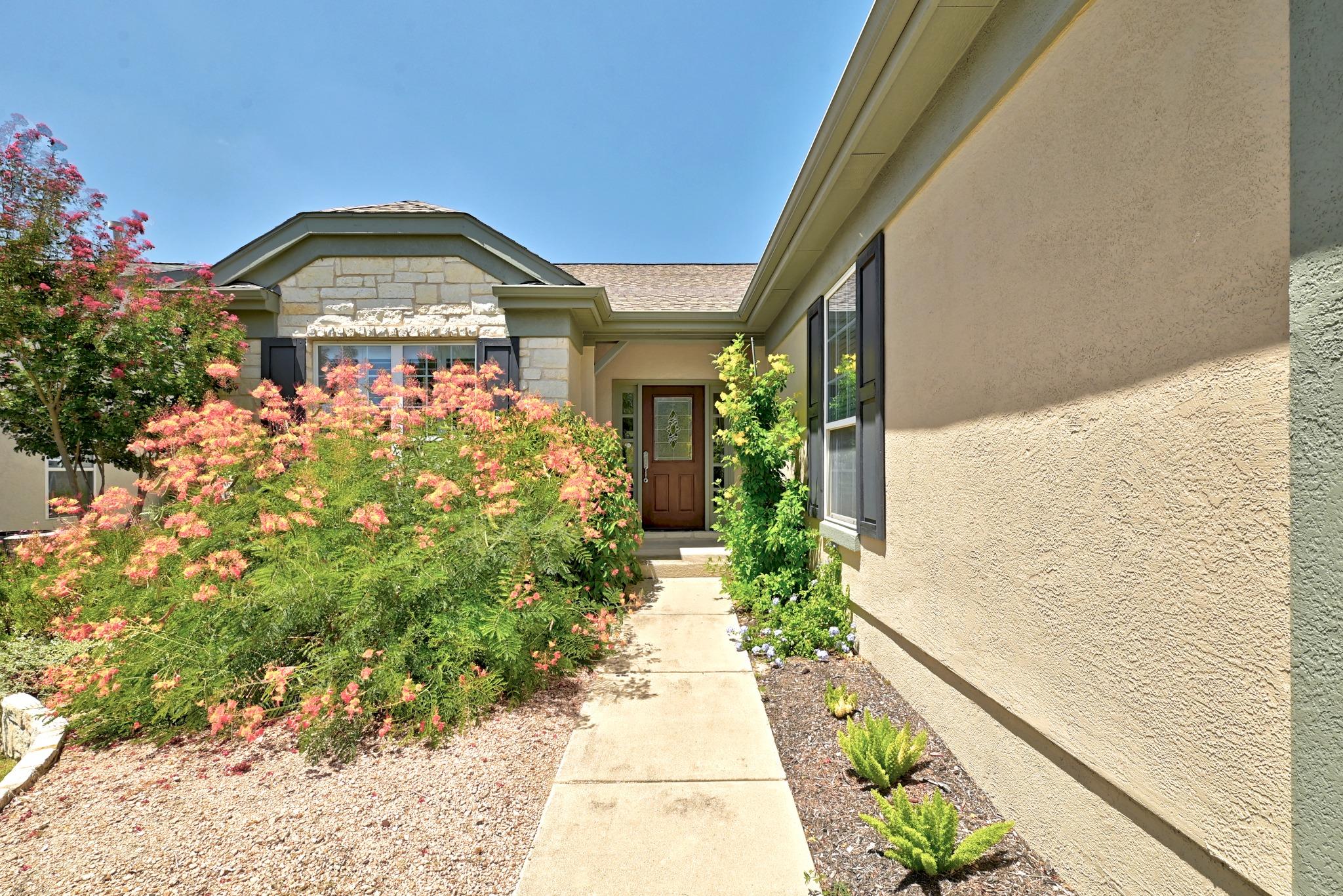 321 Fieldstone DR — photo 3