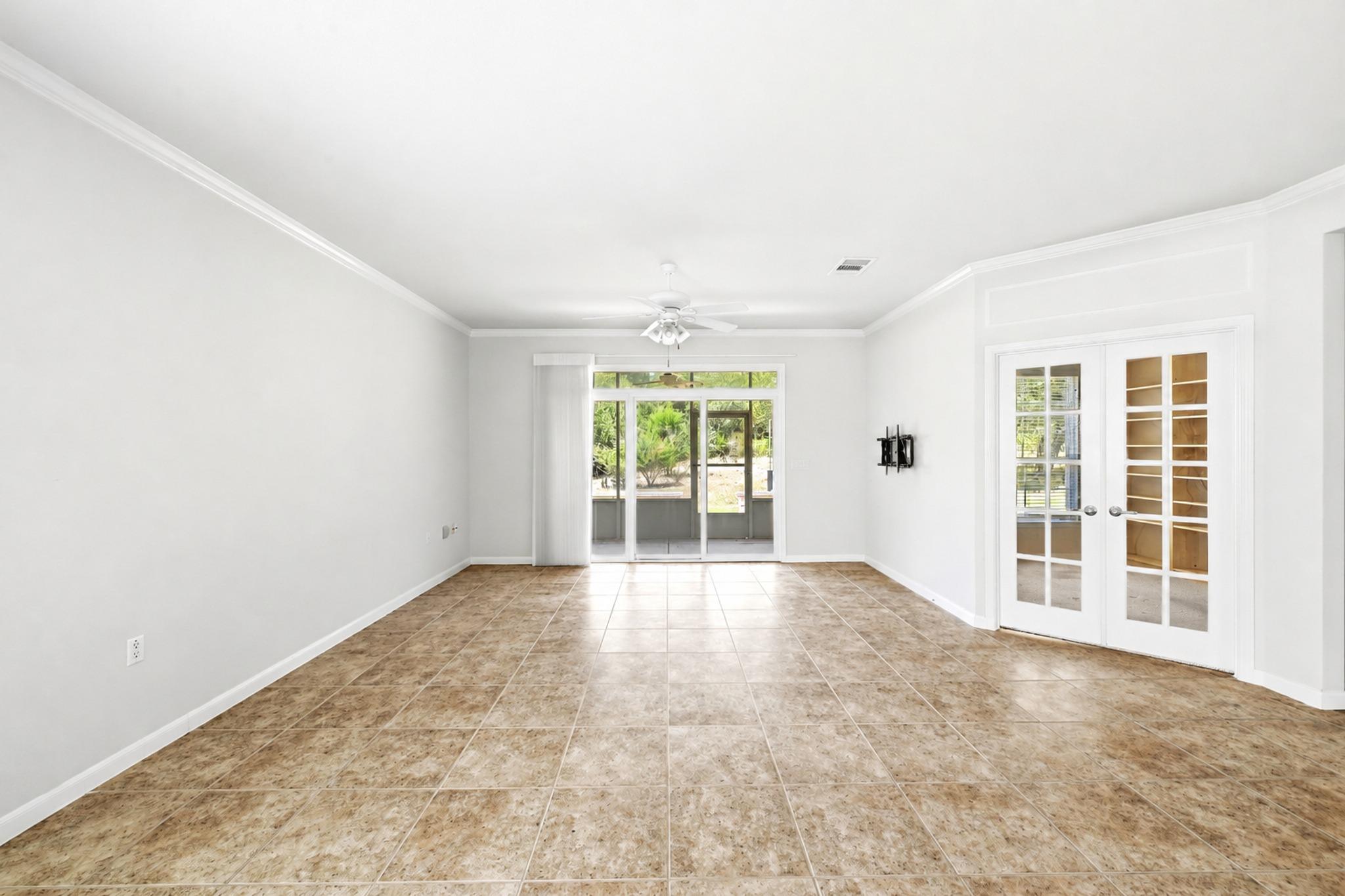 321 Fieldstone DR — photo 5
