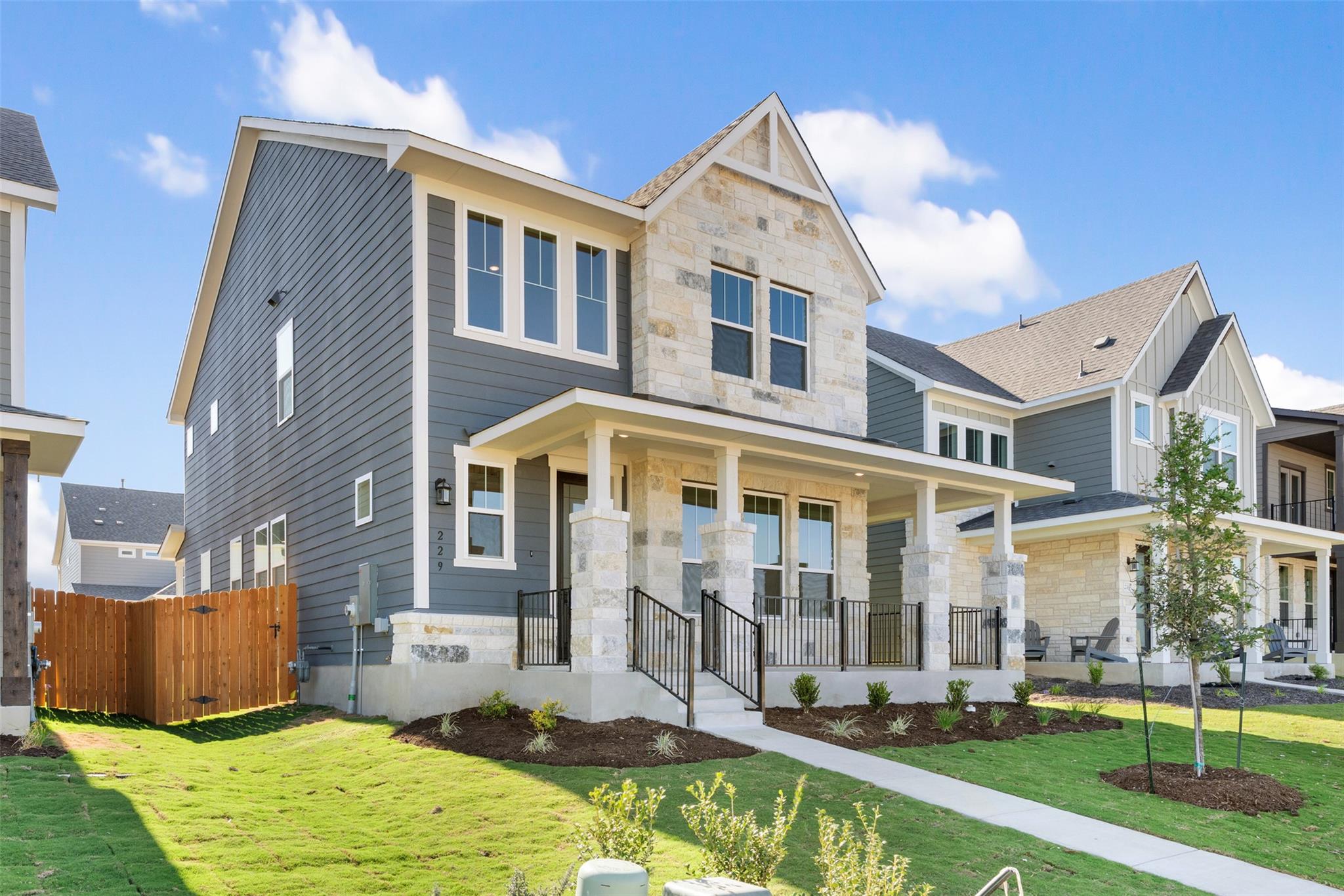 417 Carr DR