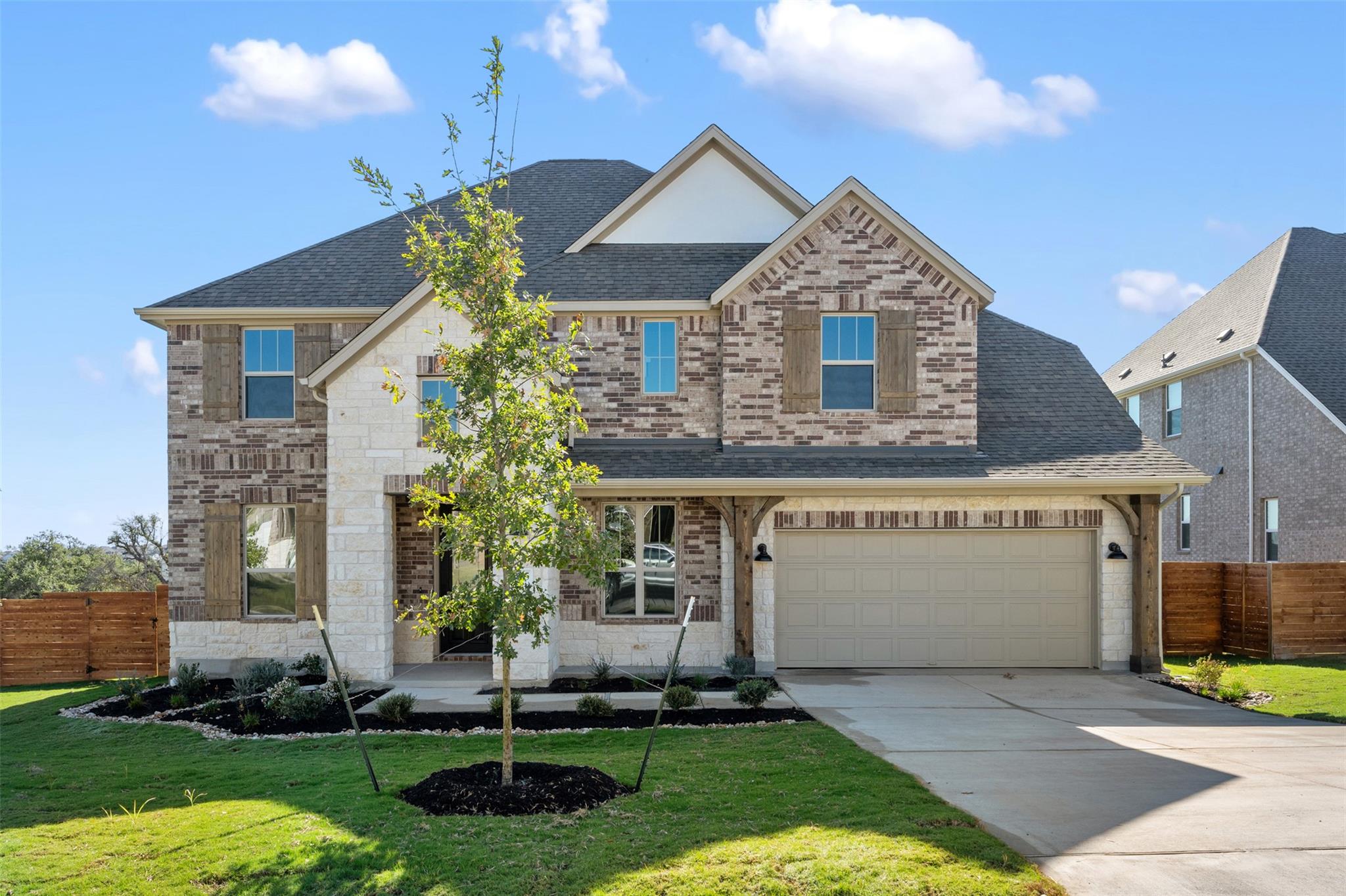 208 Possumhaw LN