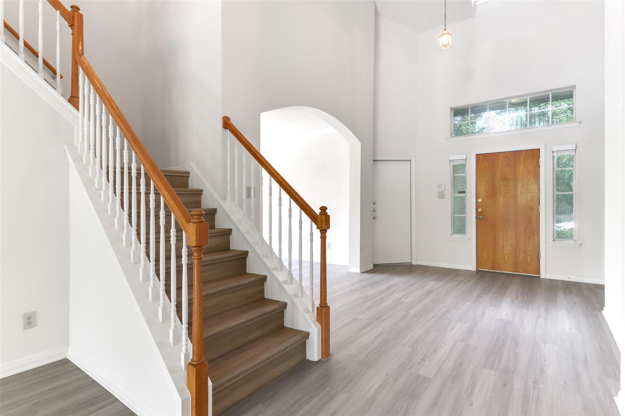 8302 Cambria DR — photo 5