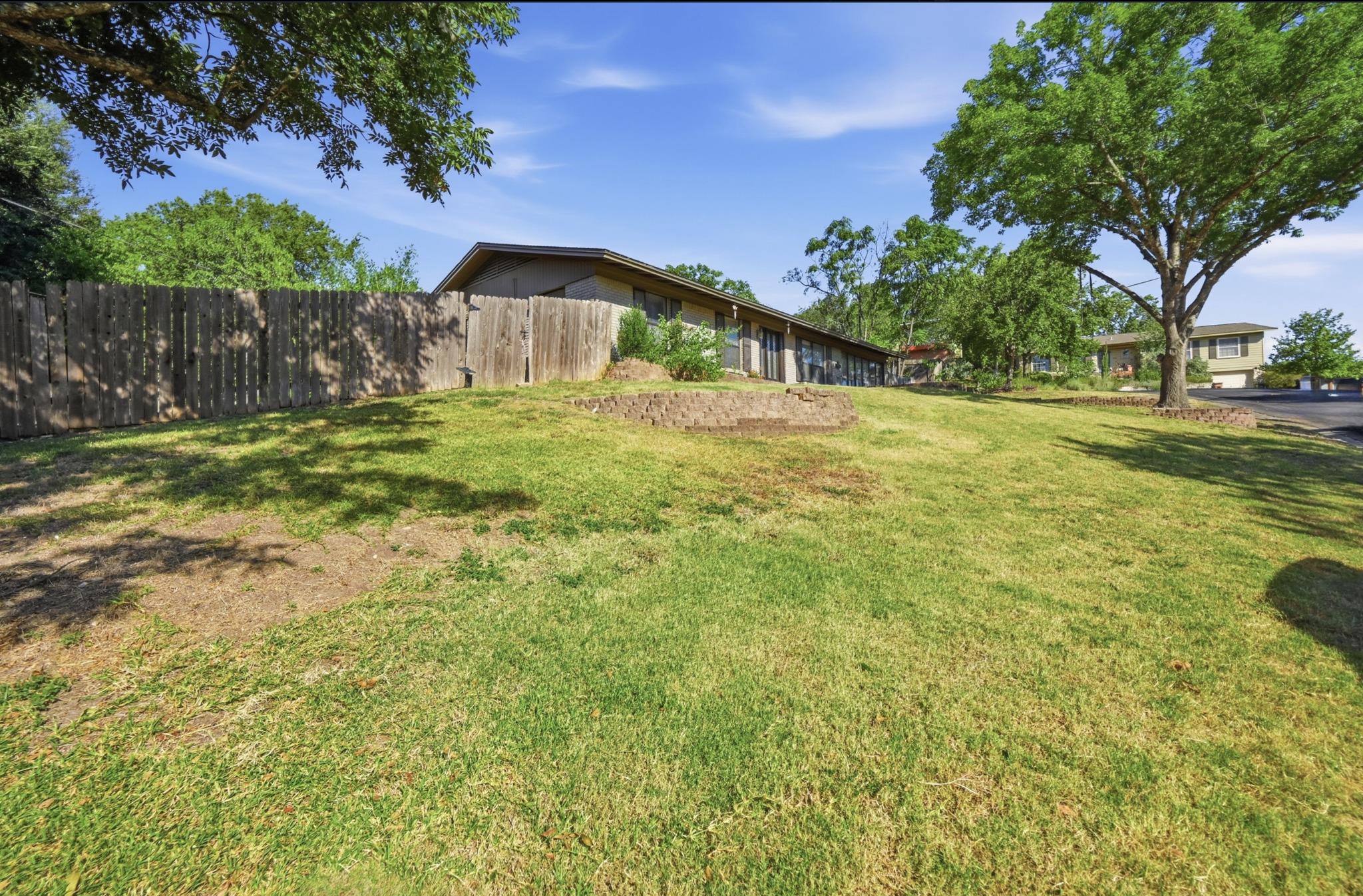 2600 Oakhaven DR — photo 5
