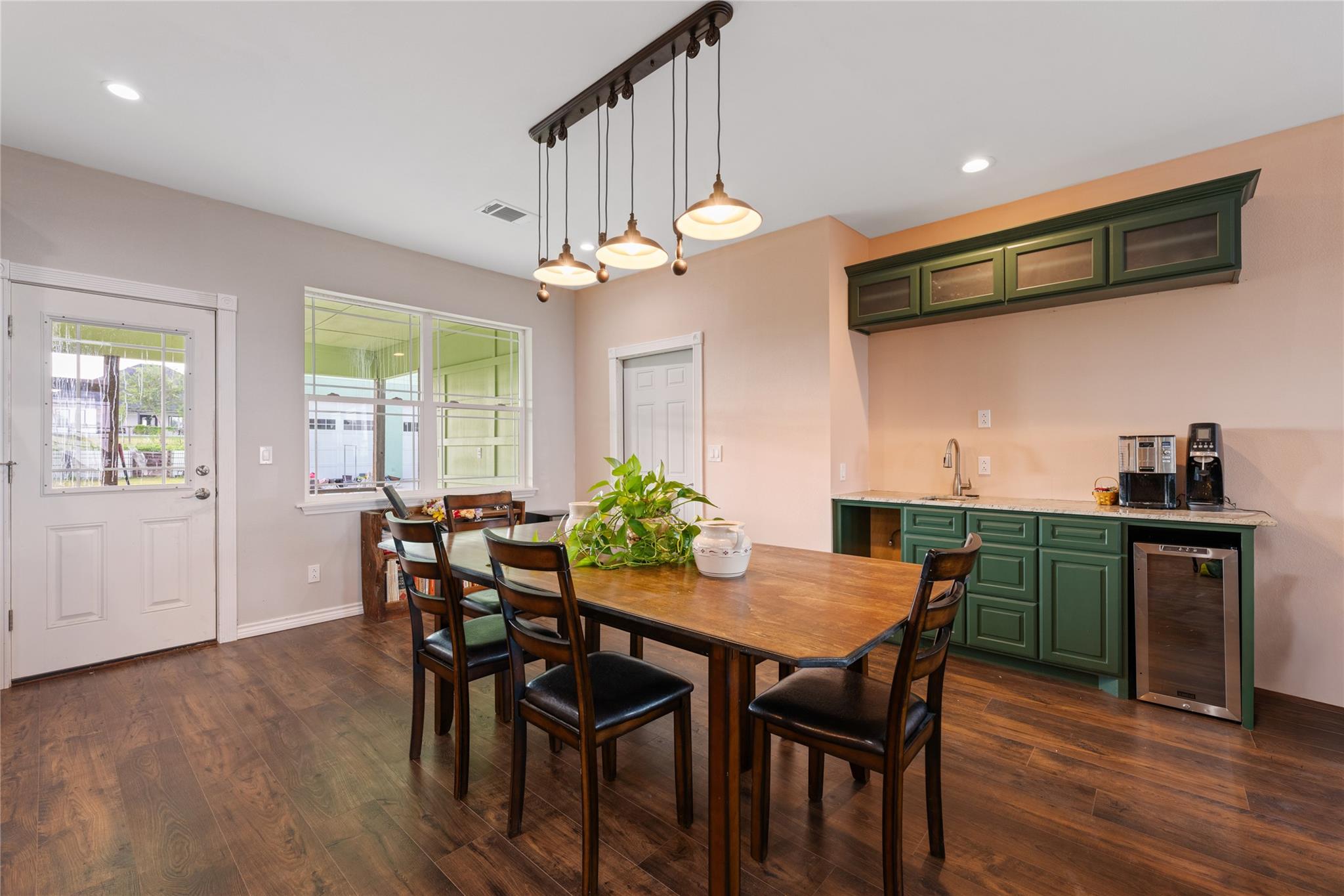 459 Ridge LN — photo 4