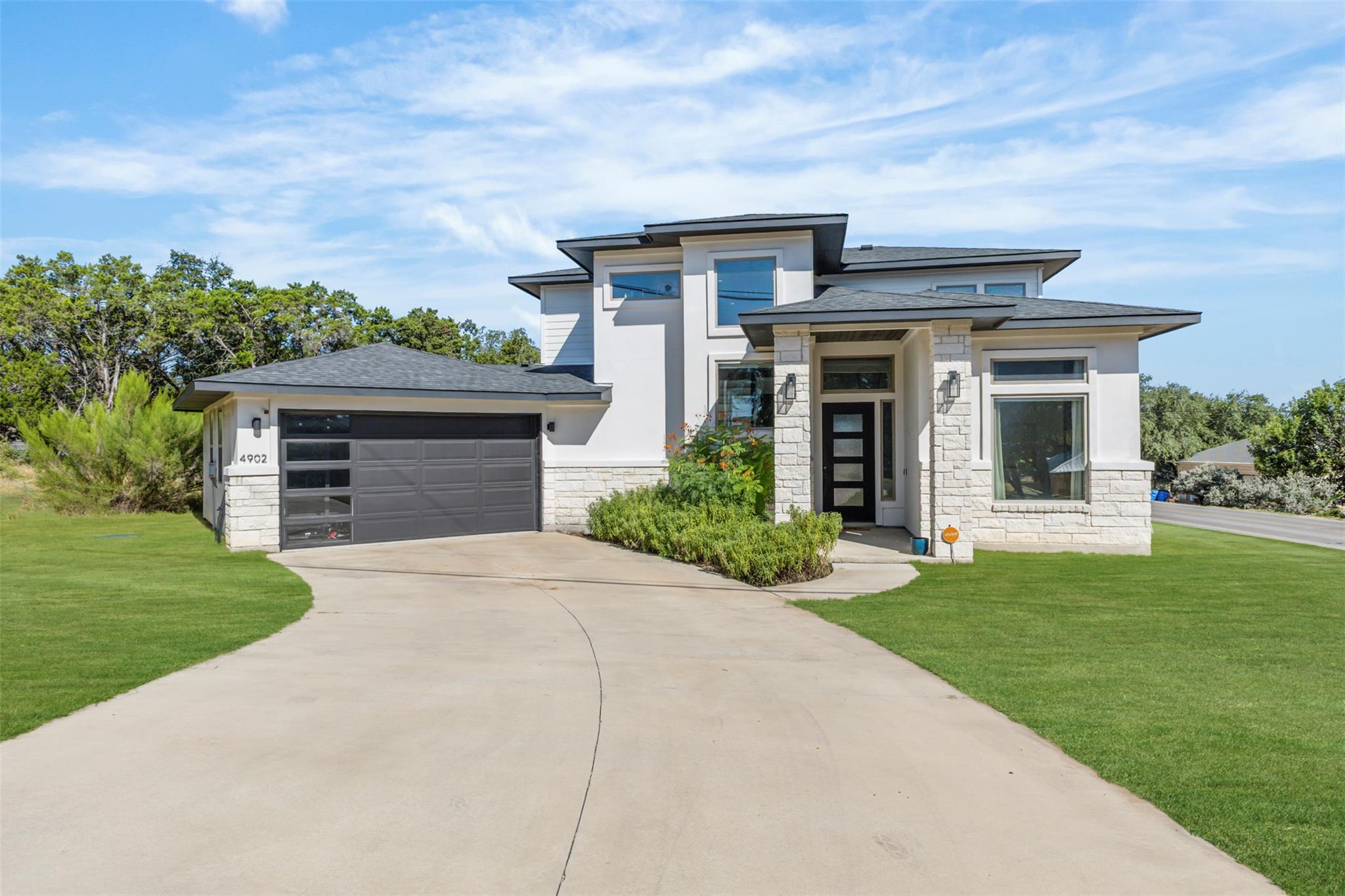 4902 Country Club DR