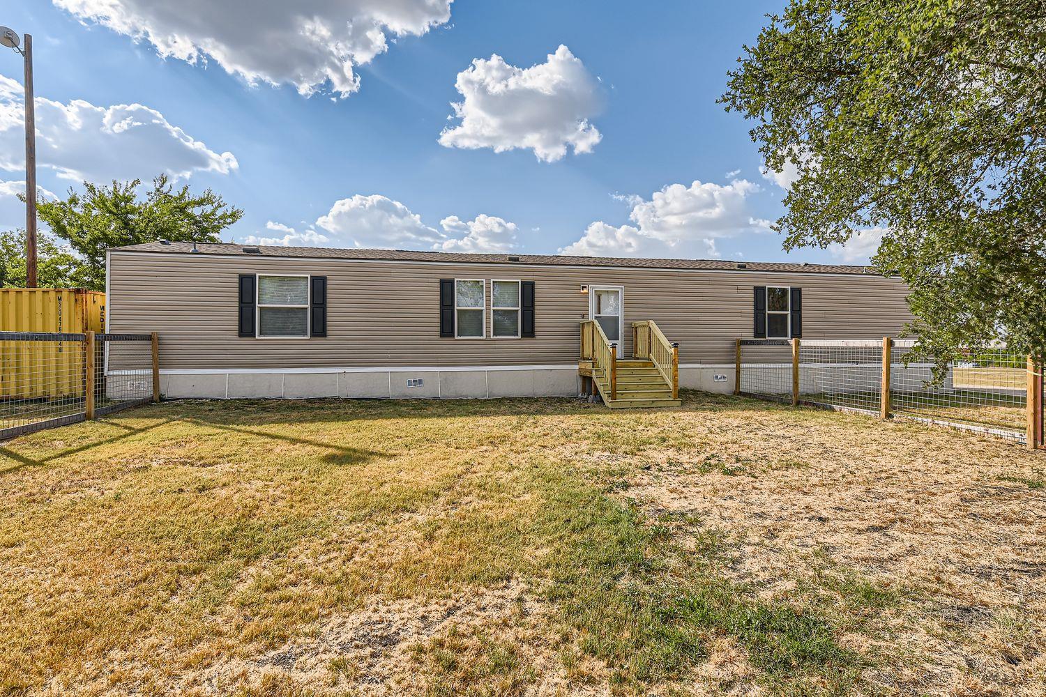 517 Crossroads DR — photo 3