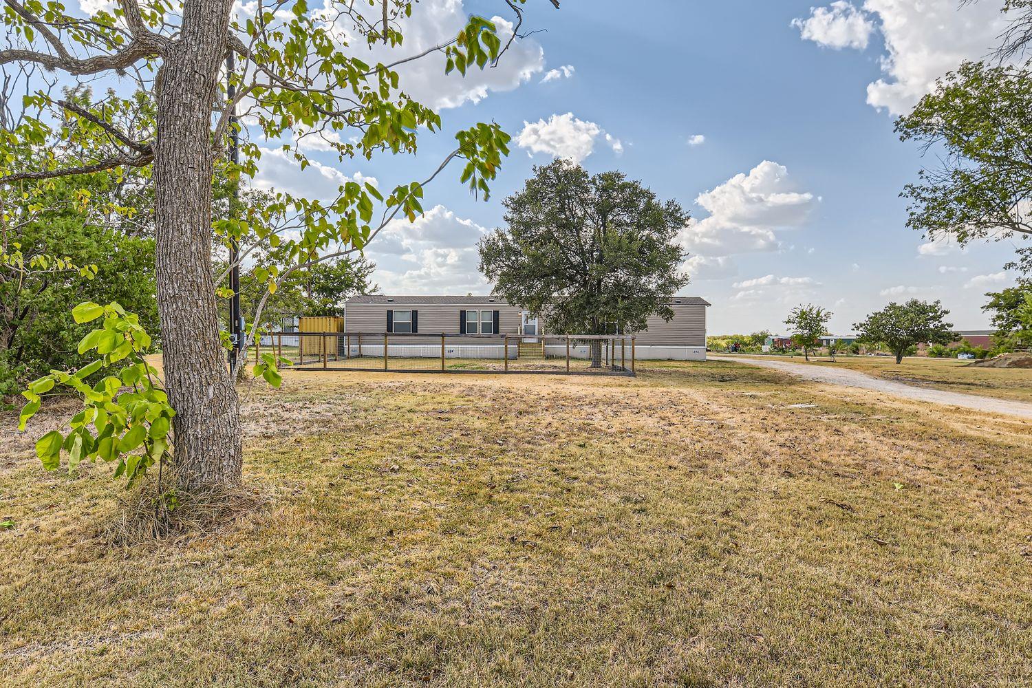 517 Crossroads DR — photo 4