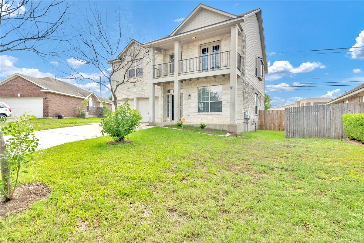 1402 Grafton LN — photo 3