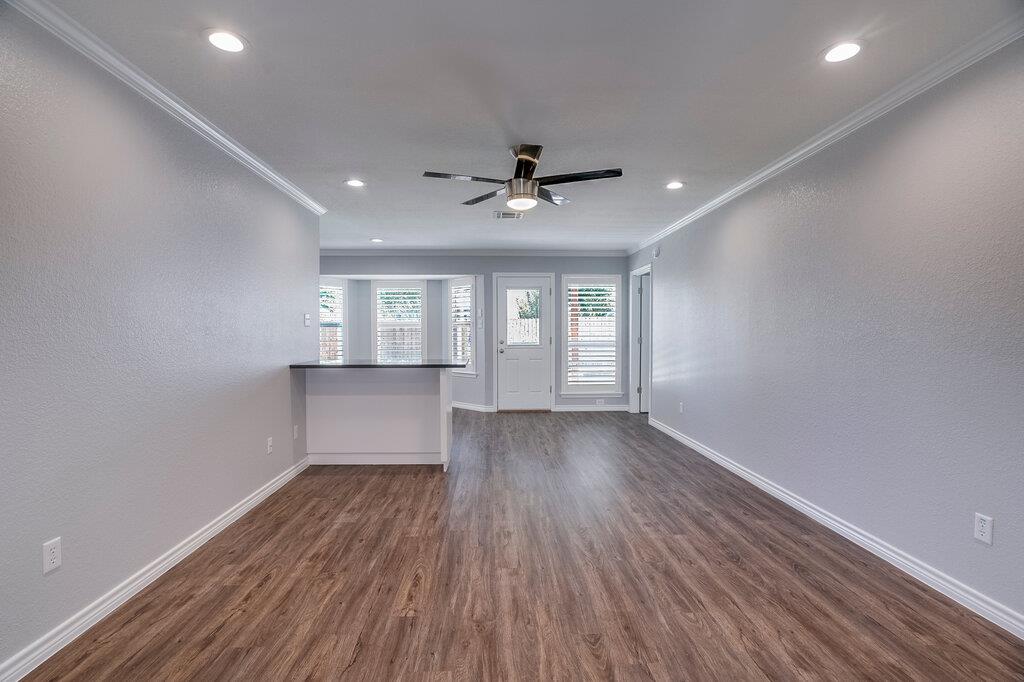 226 Claris LN — photo 3