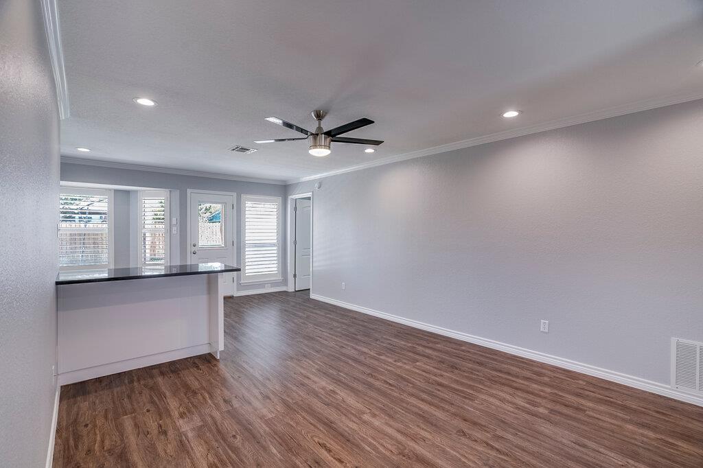 226 Claris LN — photo 4