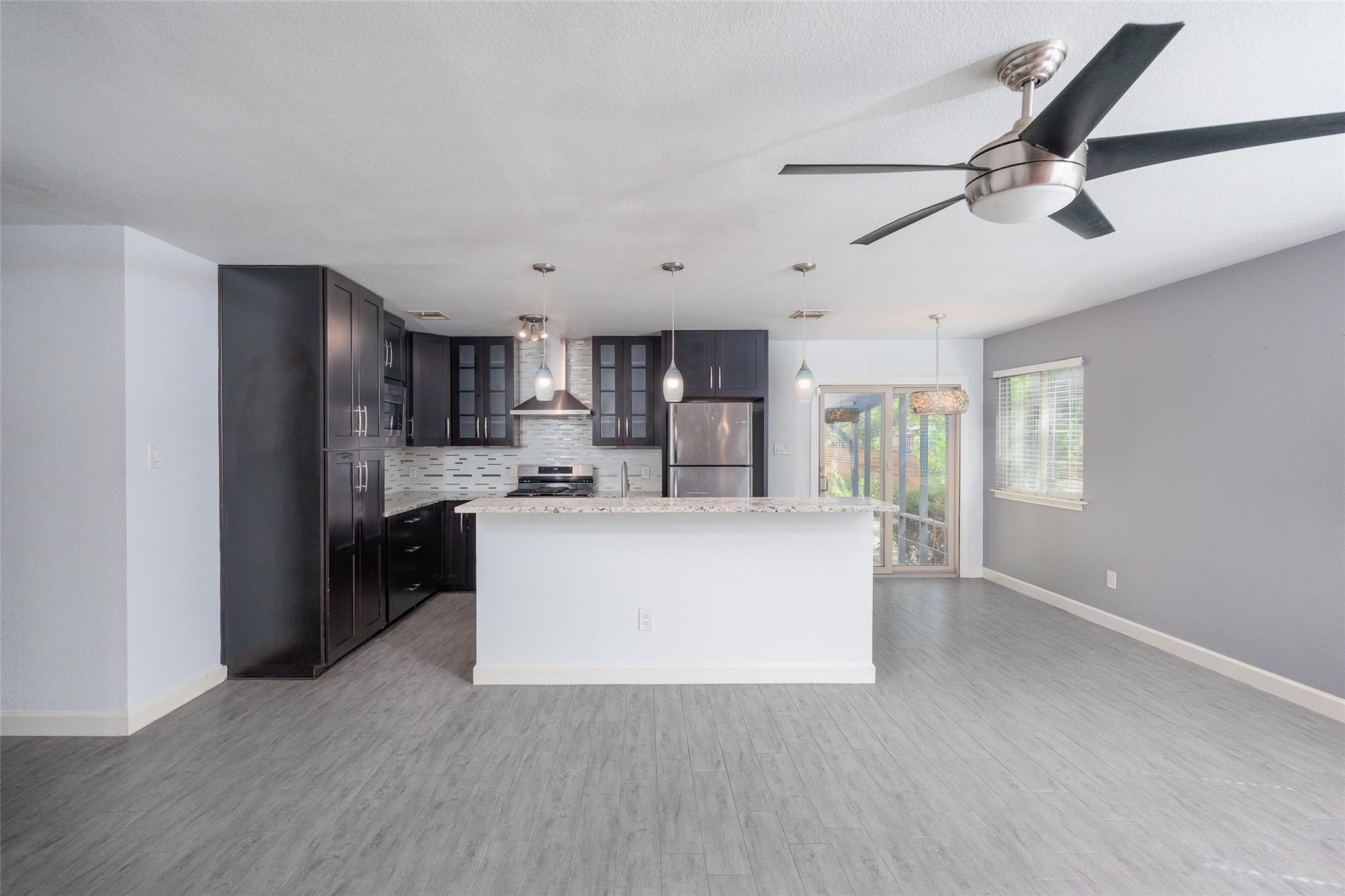 802 Prince Valiant DR — photo 4