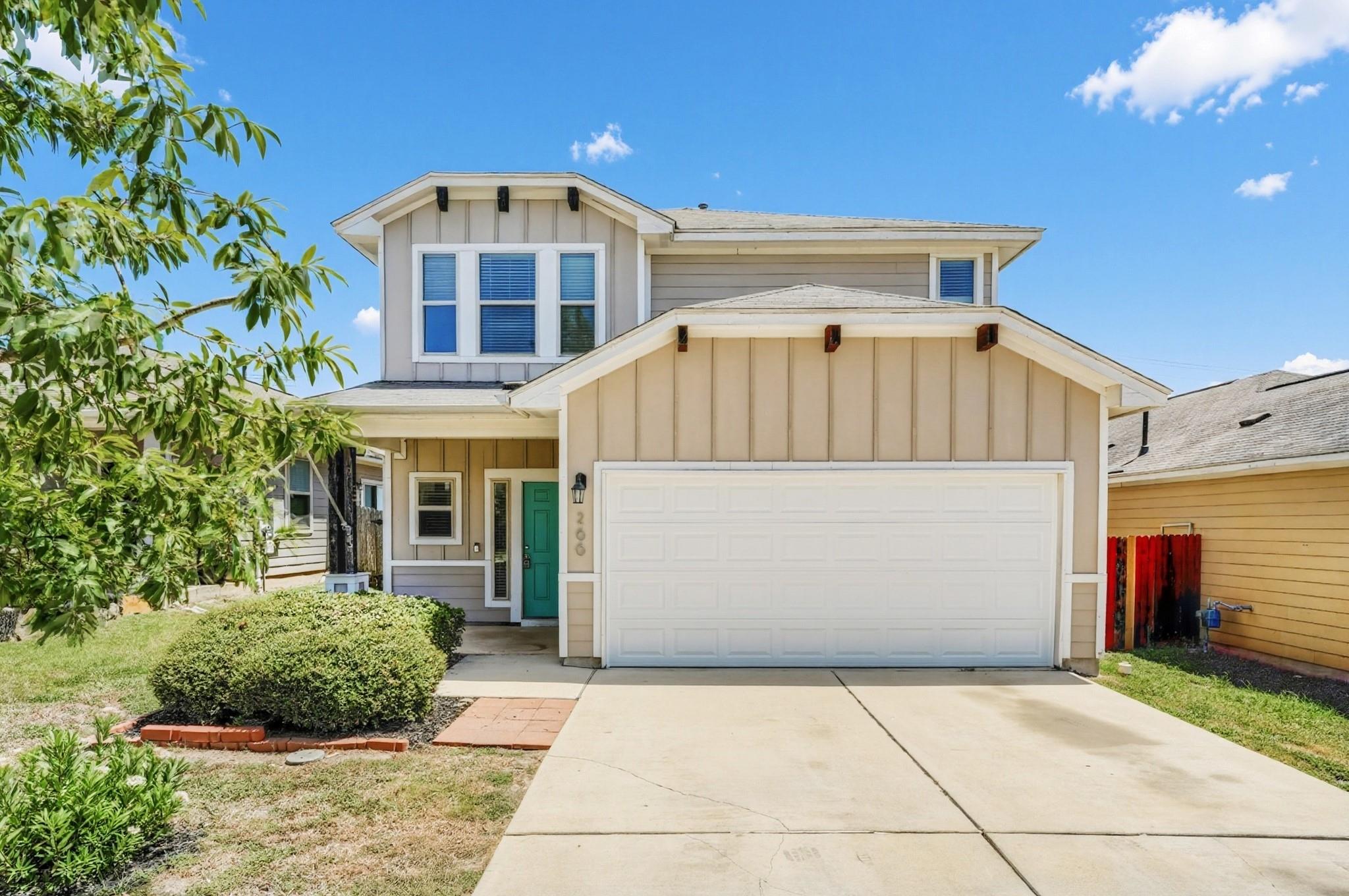 266 Twisted Oaks LN