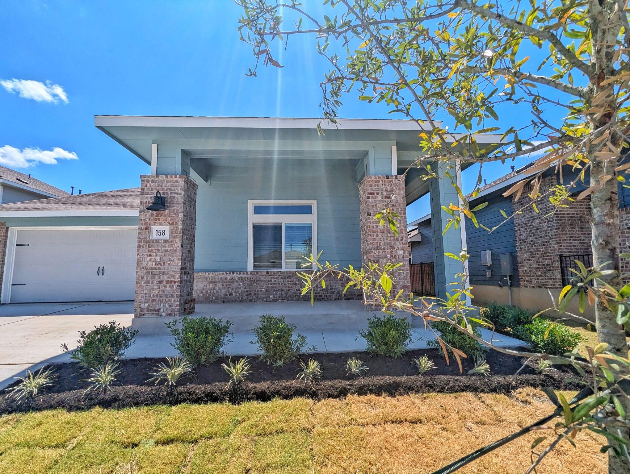 158 Gresham — photo 3