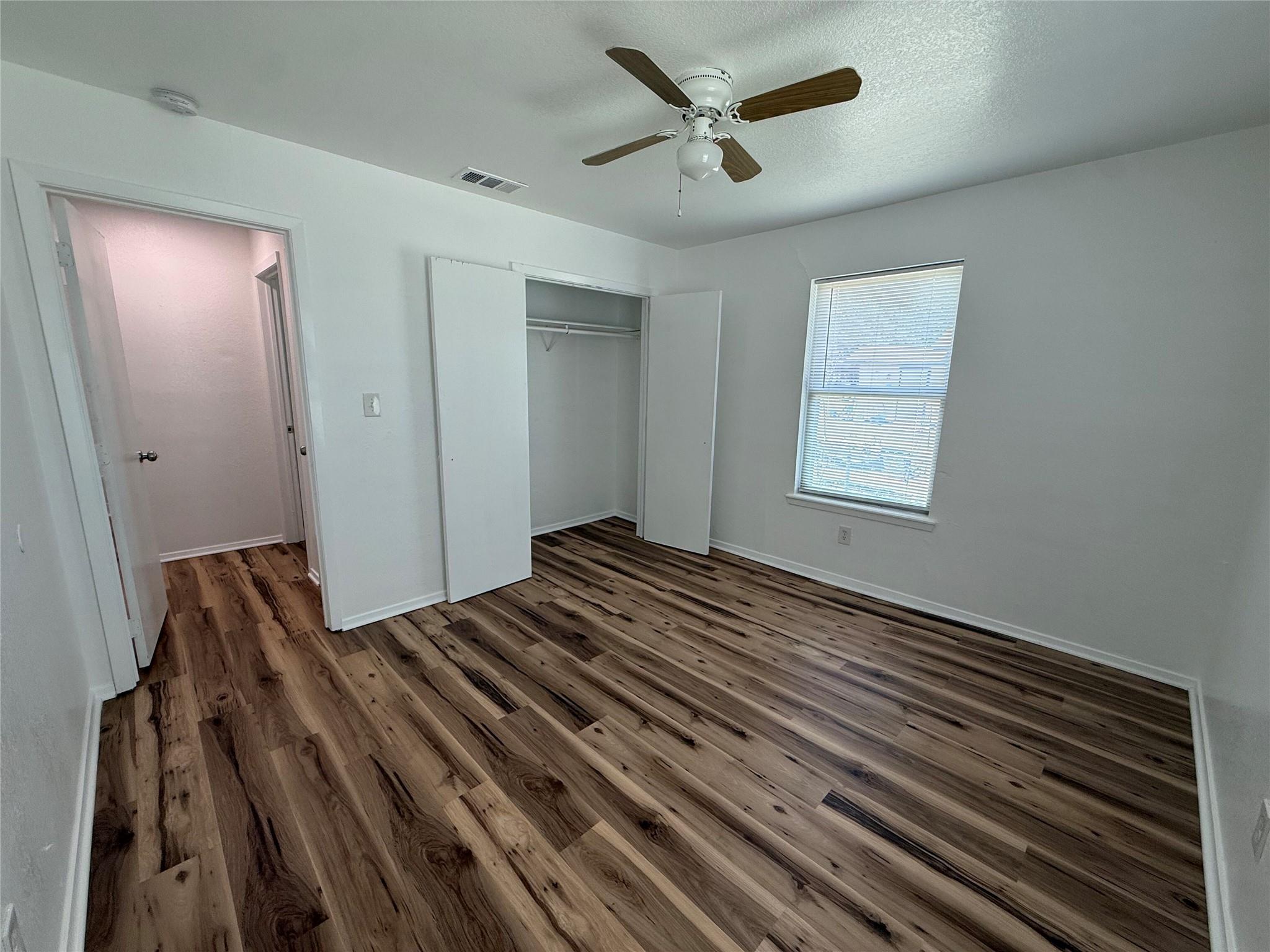 1009 Alex ST — photo 5