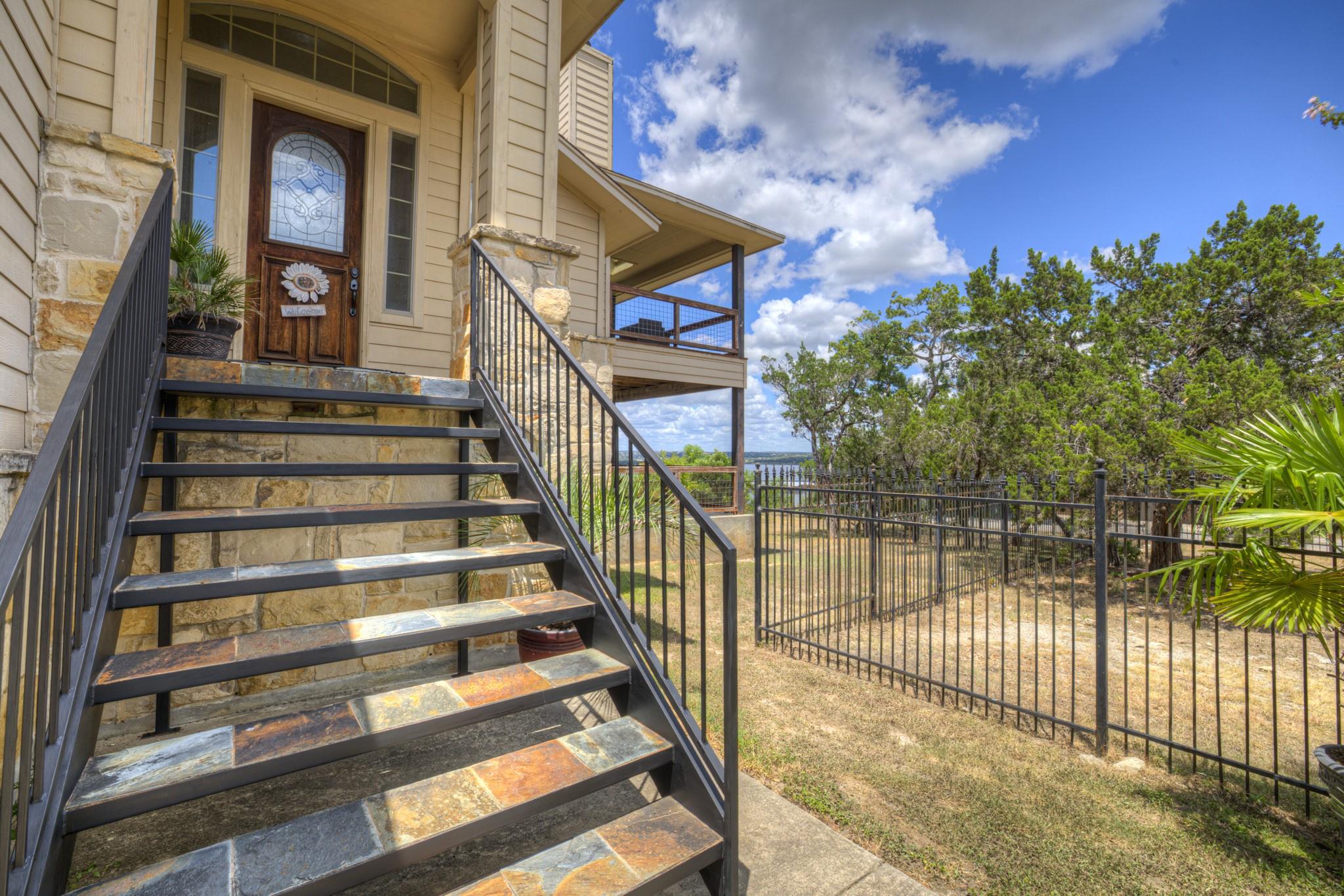 1525 Lakeside DR — photo 3