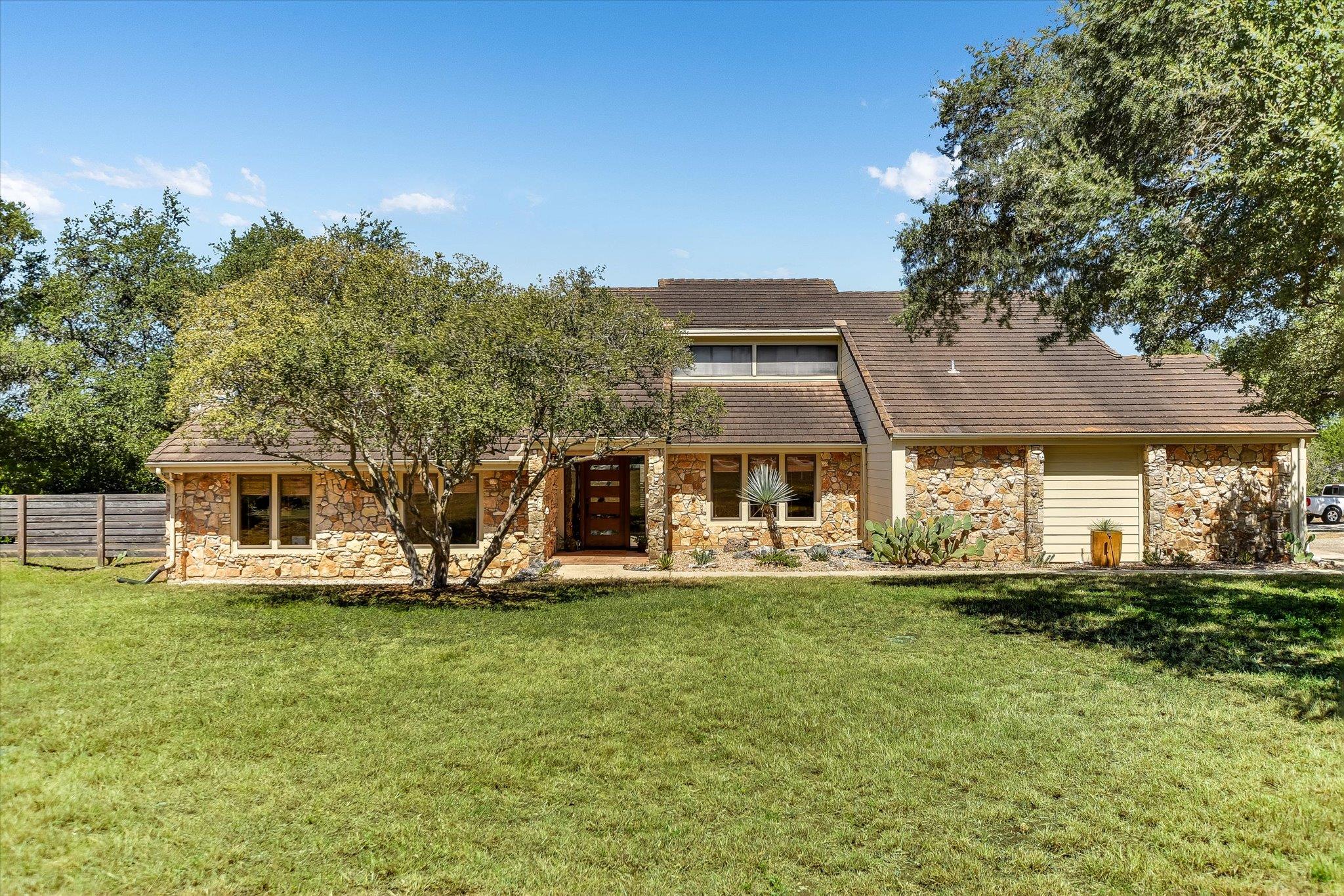 14900 Crosscreek DR — photo 3