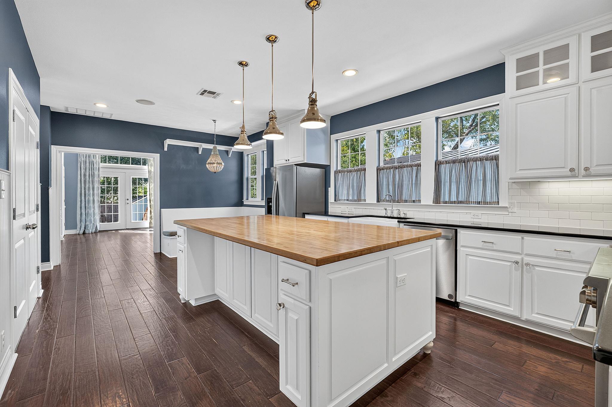 1710 Wethersfield RD — photo 5