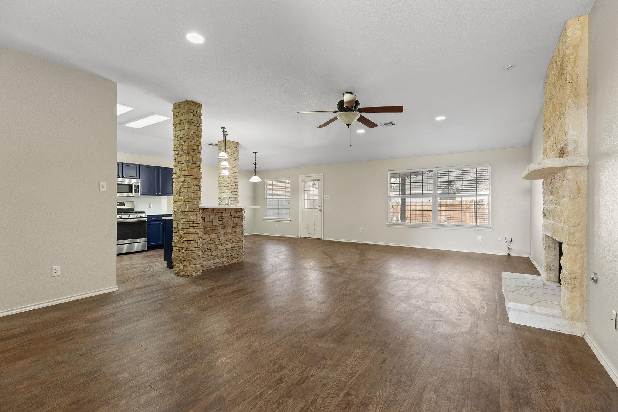 3812 Eagles Nest ST — photo 5