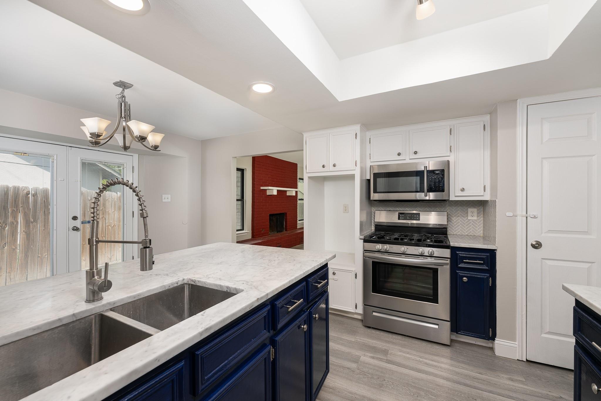 1201 Wayne DR — photo 3