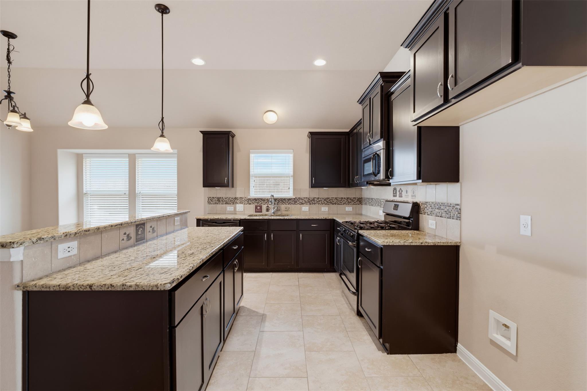 6033 Roma ST — photo 3