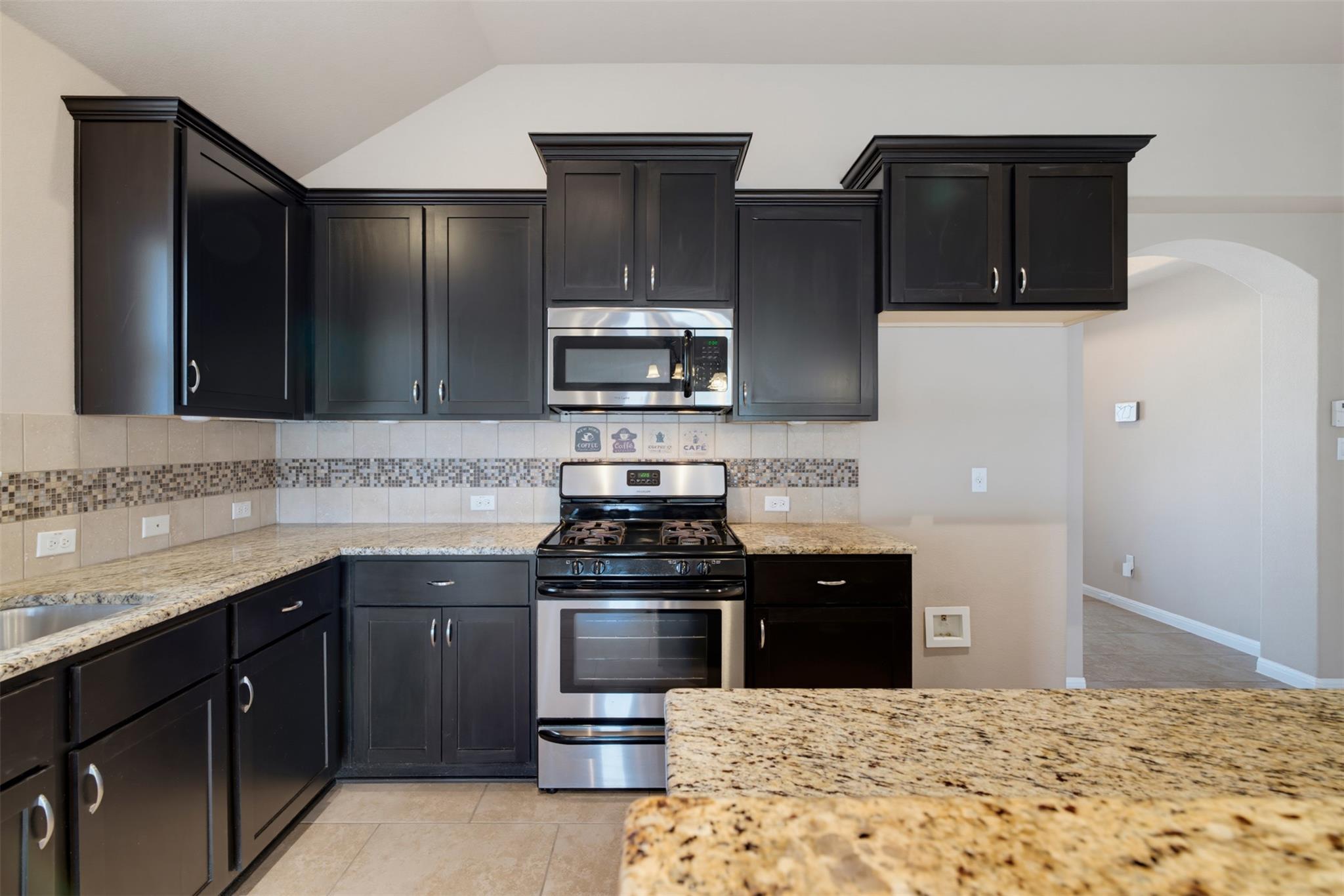 6033 Roma ST — photo 4