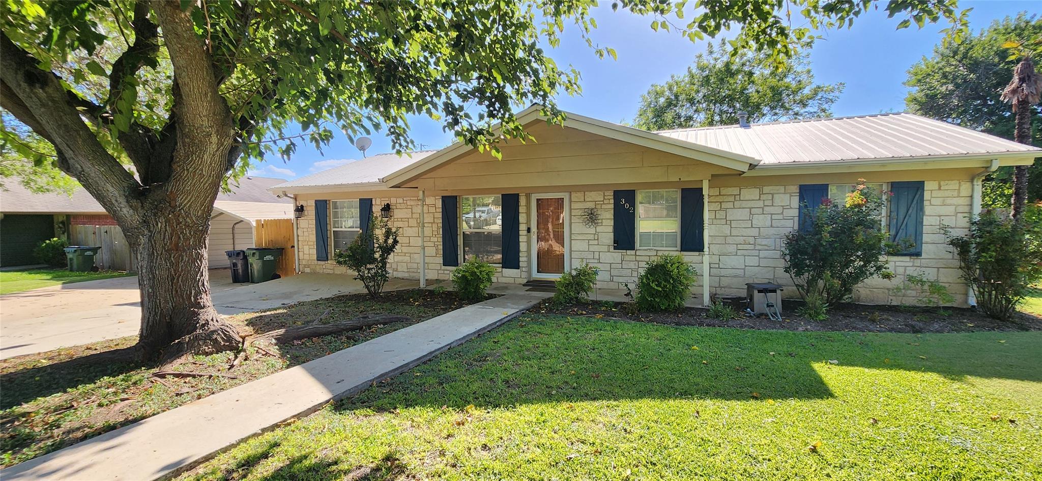 302 Julie ST