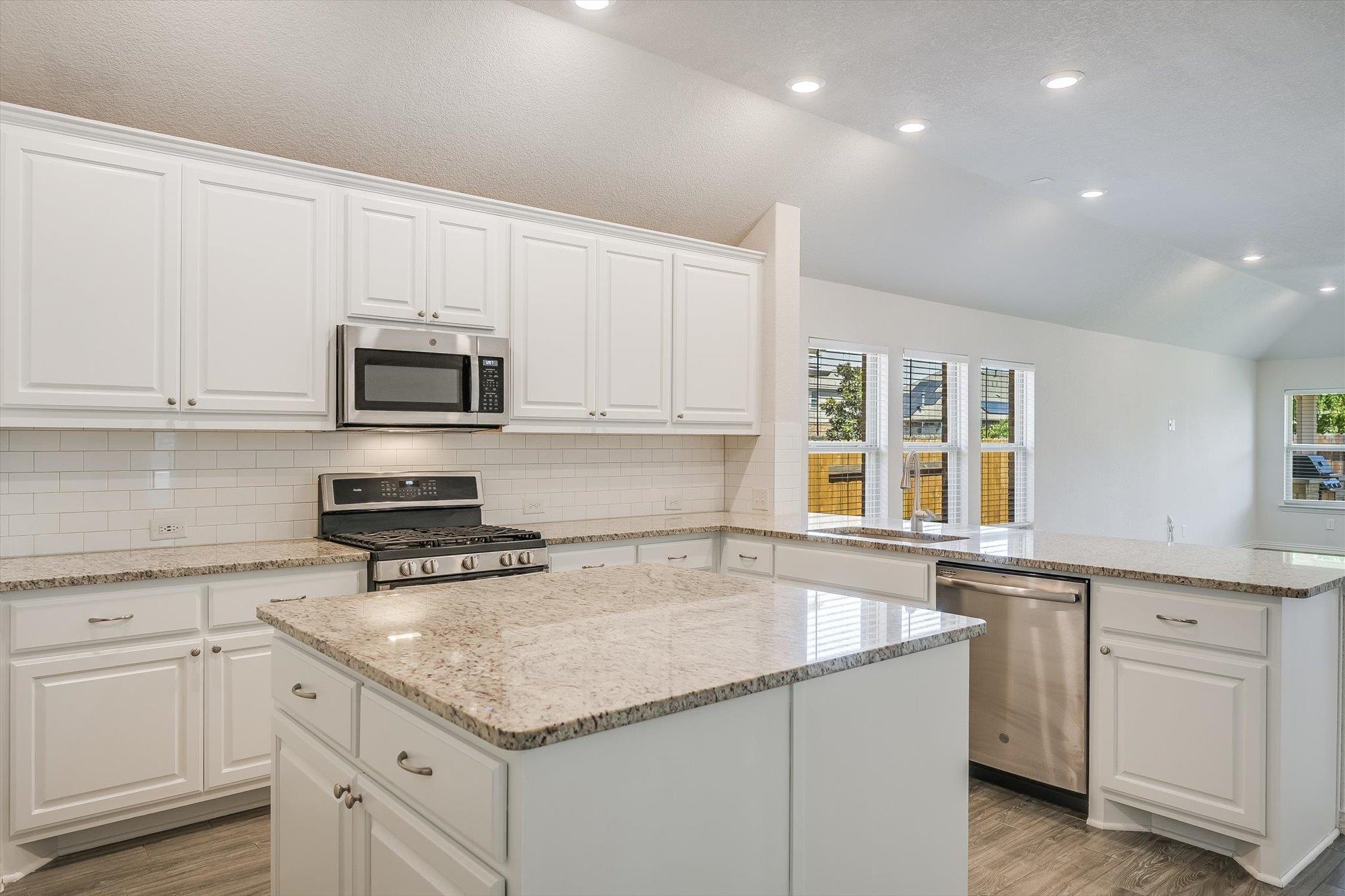 3316 Amerigo PL — photo 4