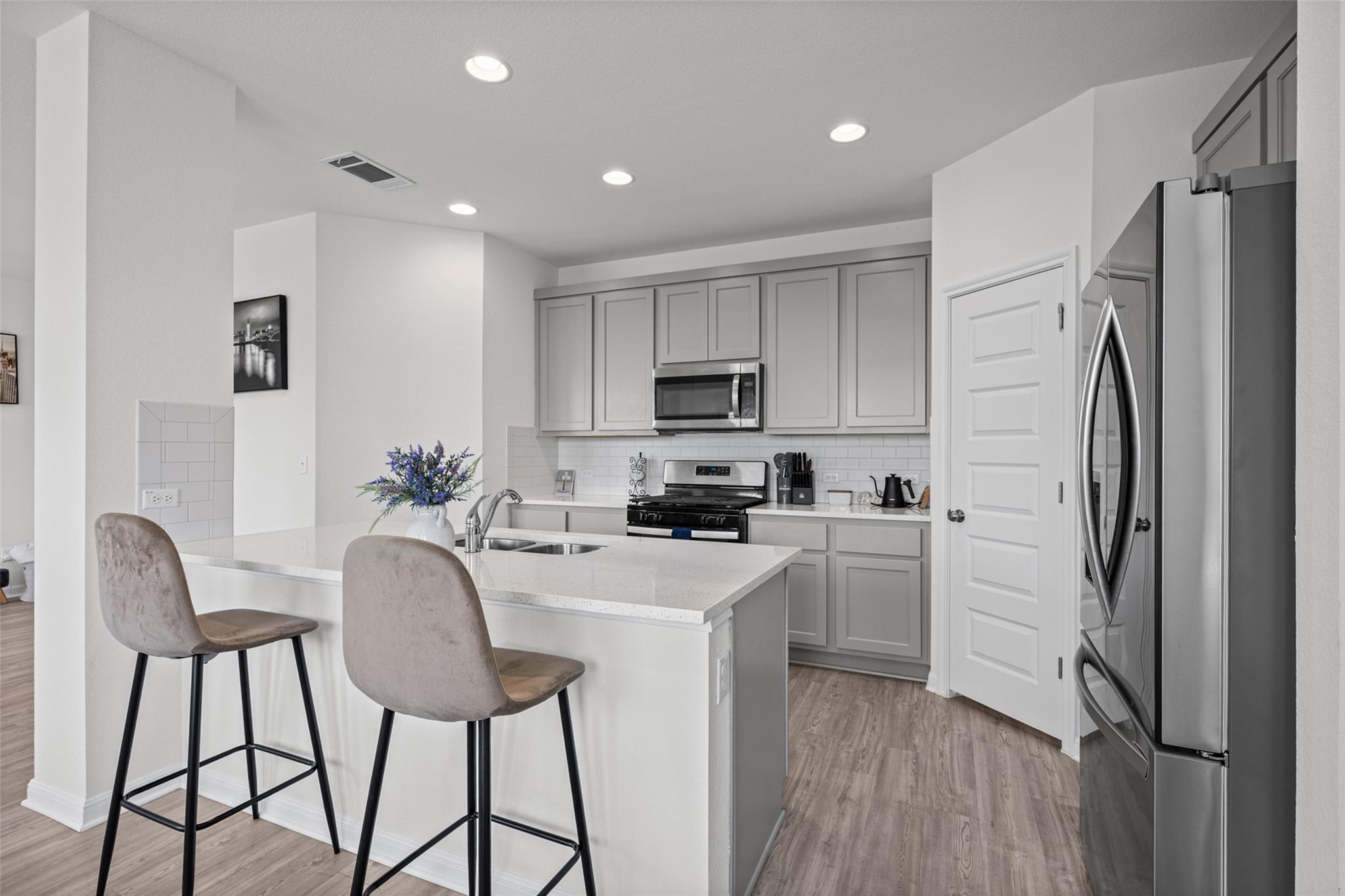6915 Tiznow LN — photo 3