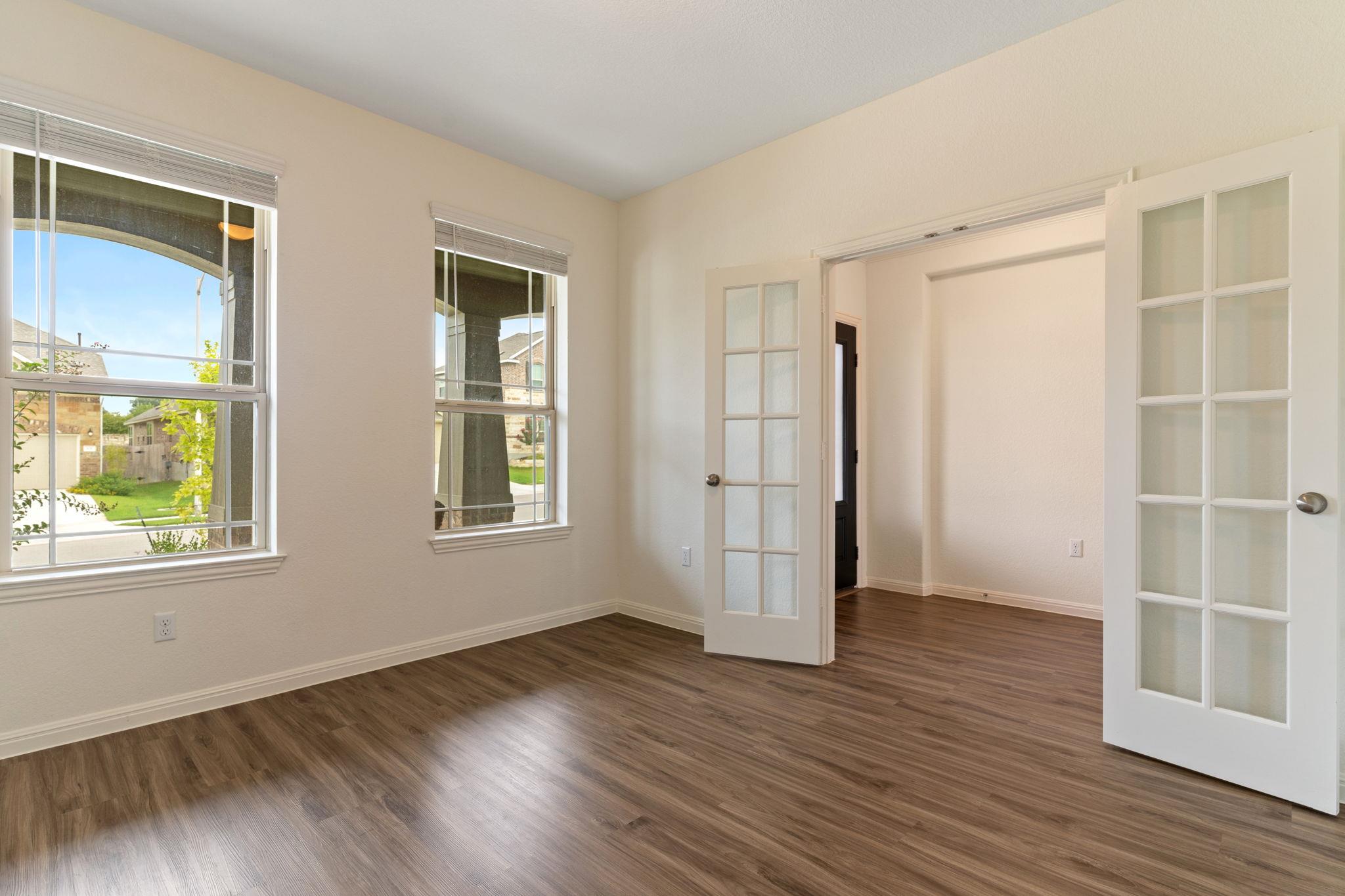 607 Allende BND — photo 4