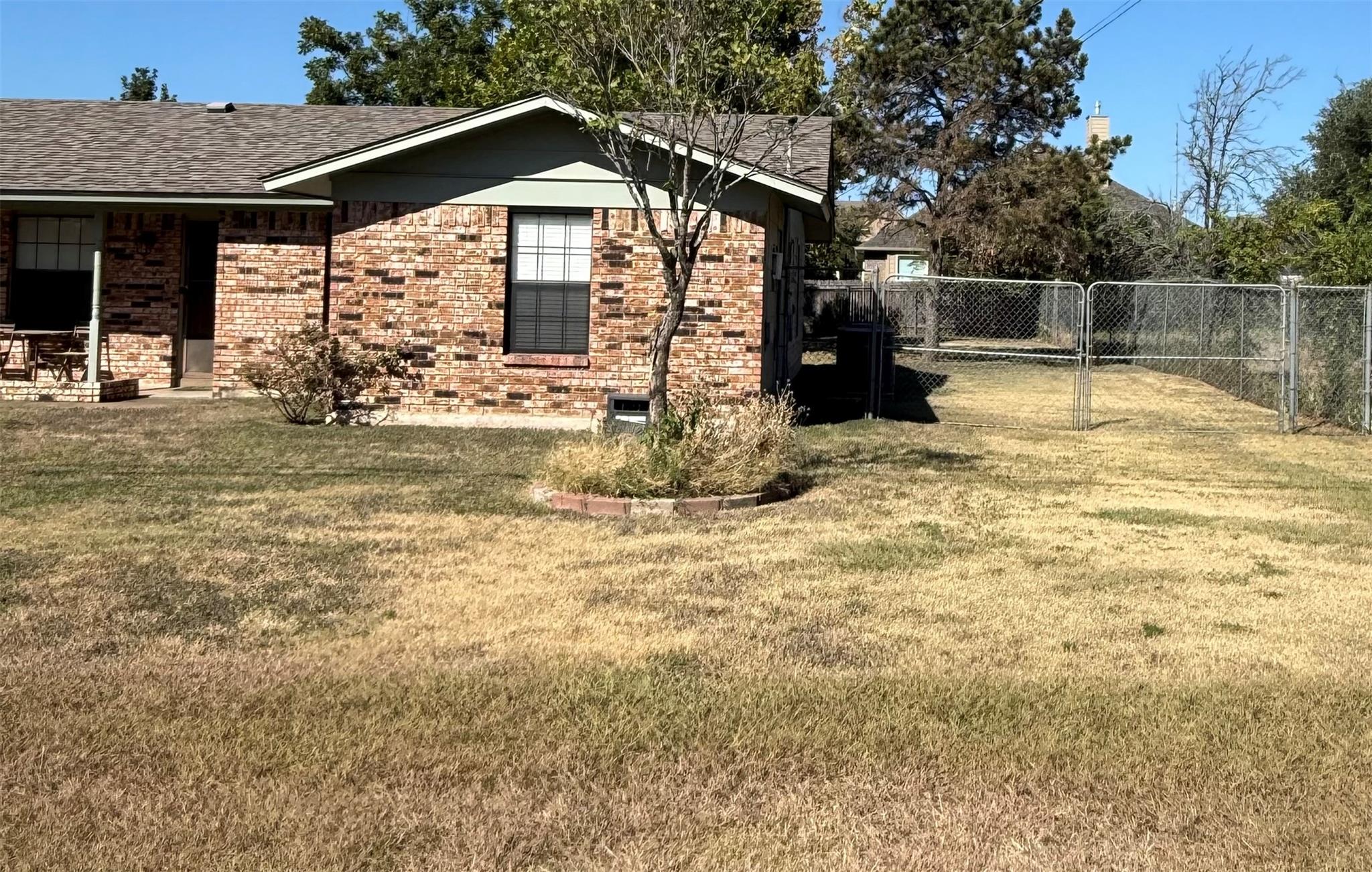 205 Parkway DR — photo 3
