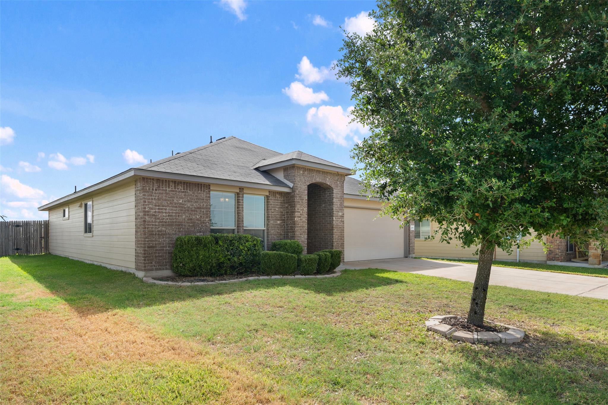 208 Plata LN — photo 3