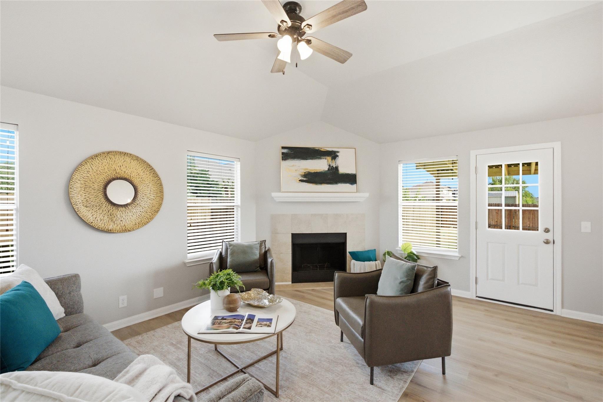 107 Fishbaugh LN — photo 4