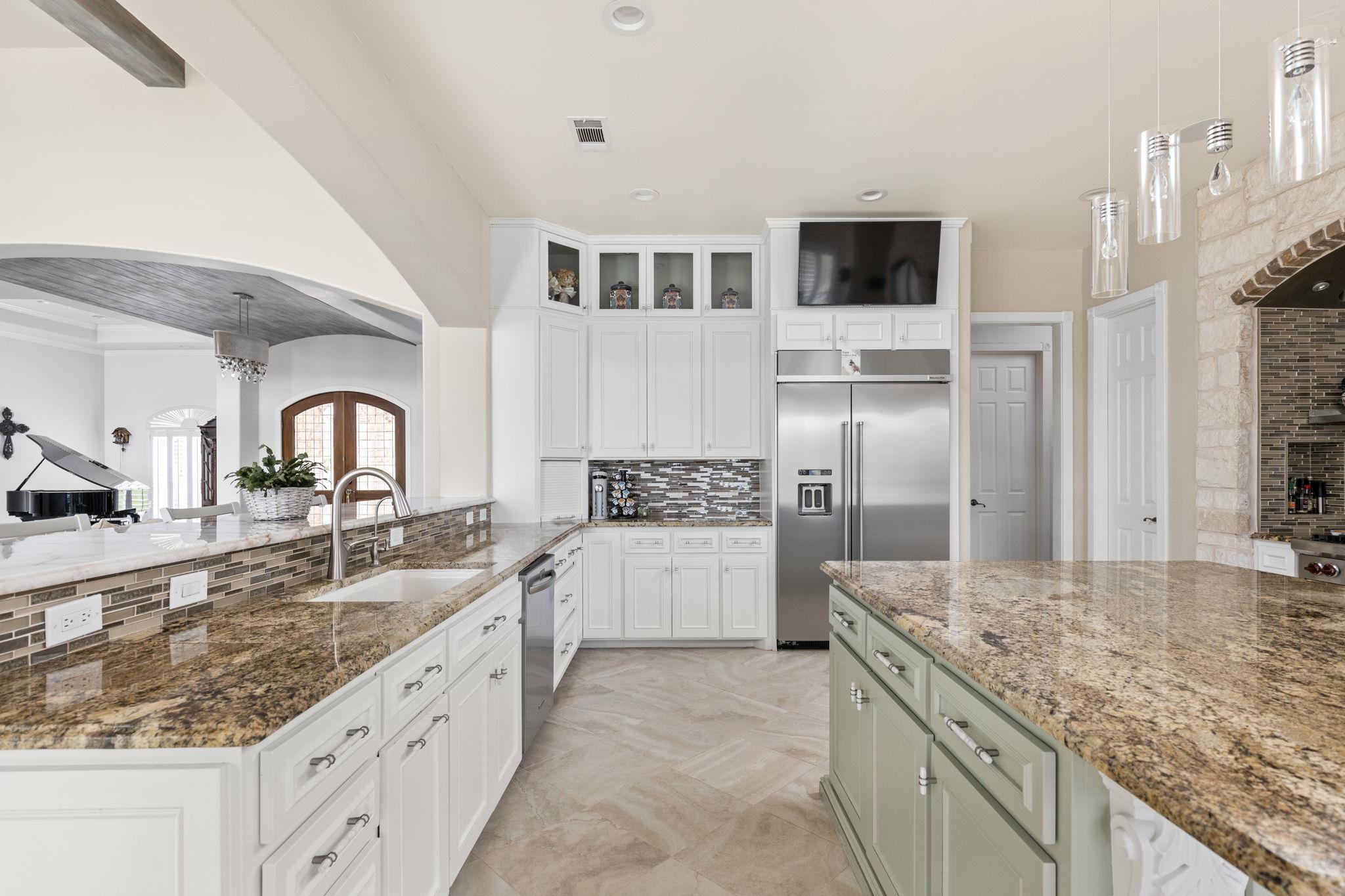 805 Brooks Hollow RD — photo 4