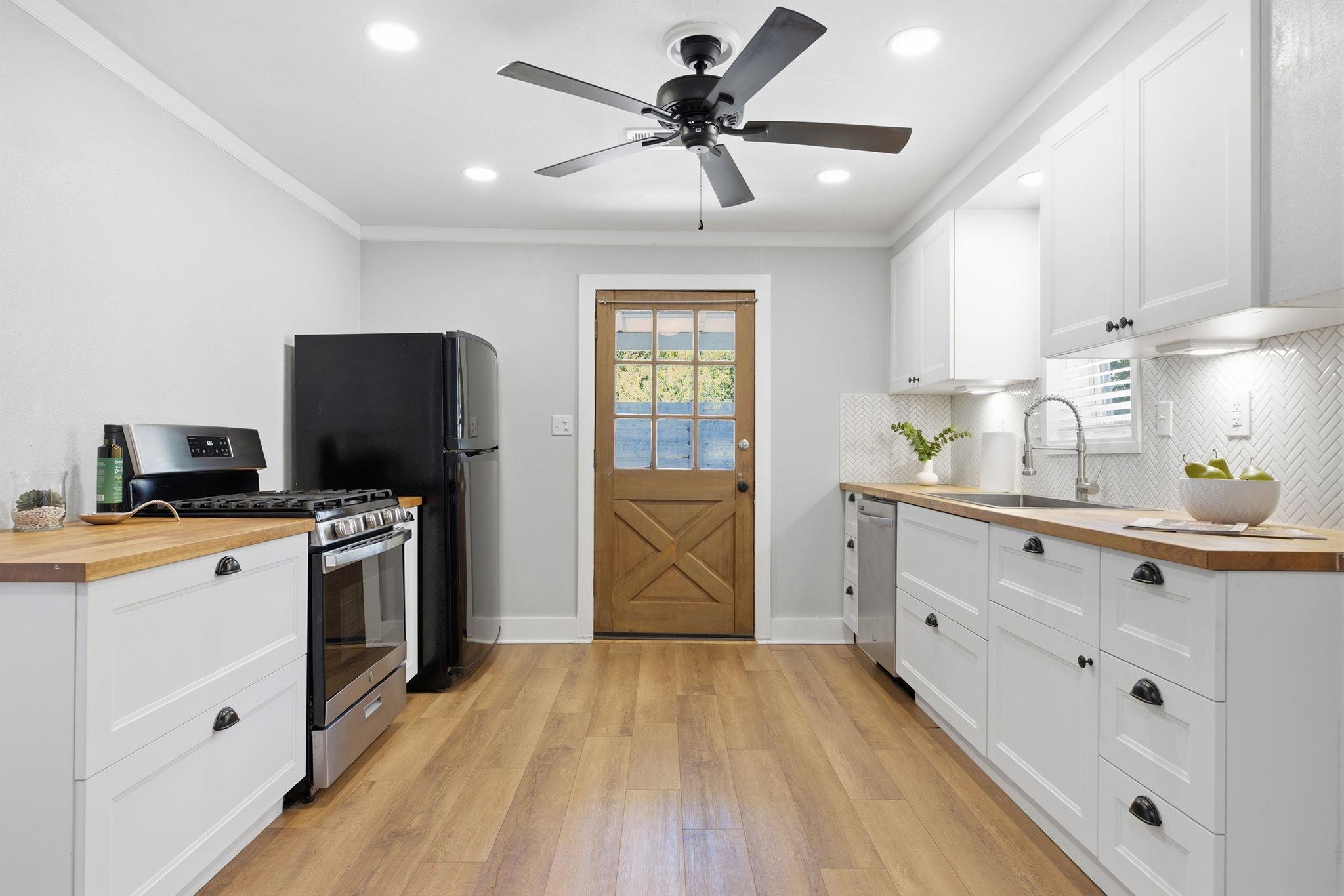 110 Fallwell ST — photo 3