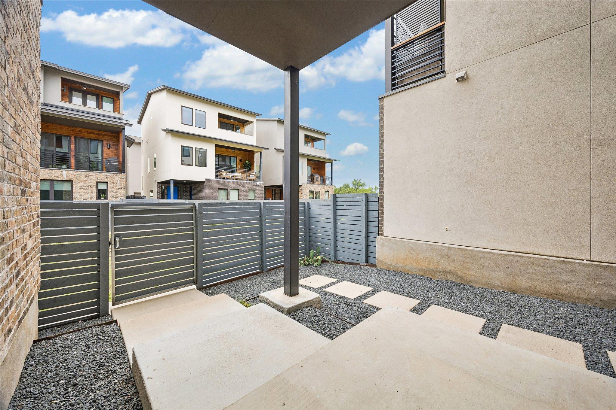 5006 Pecan Springs RD #6 — photo 3