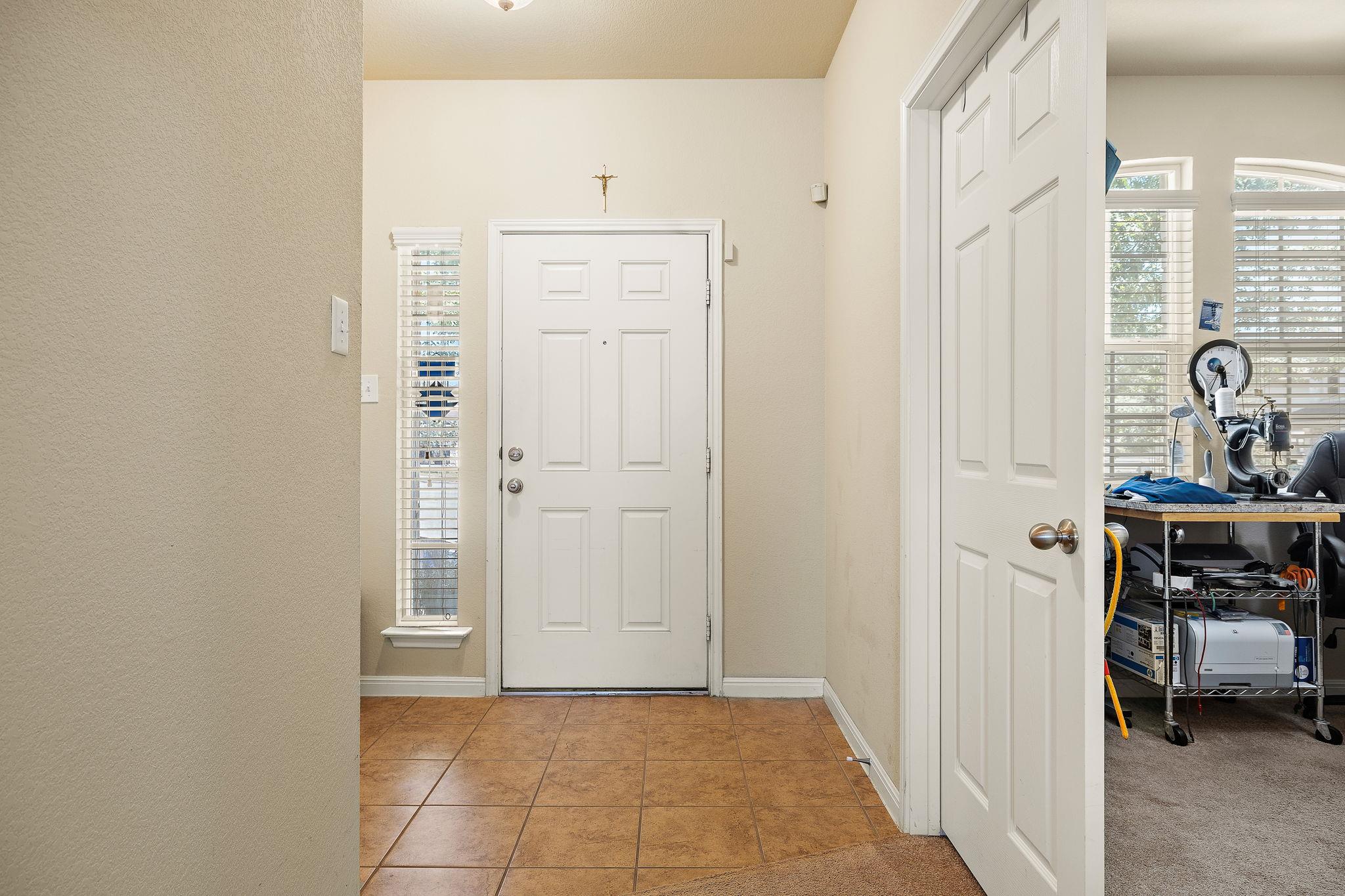 133 Lavaca LOOP — photo 3