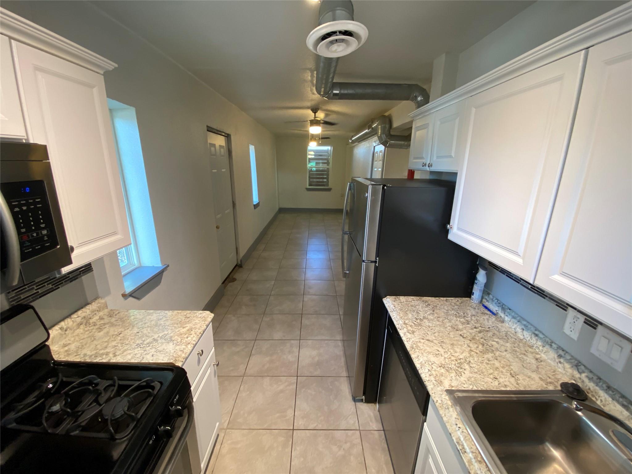 2103 Rosewood Ave #A — photo 5