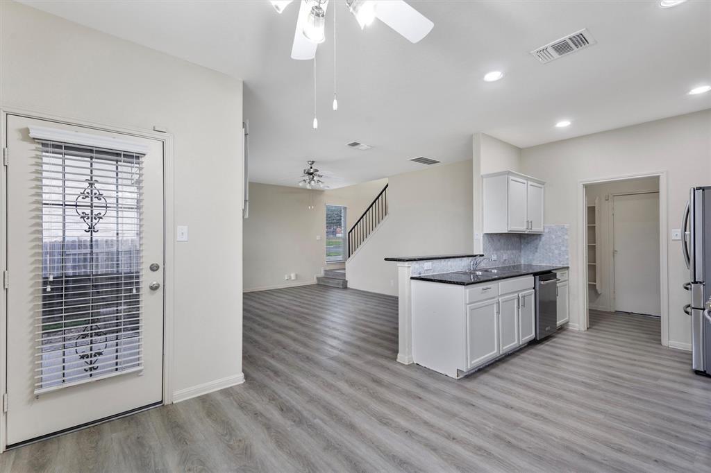 2044 Nestlewood DR — photo 4