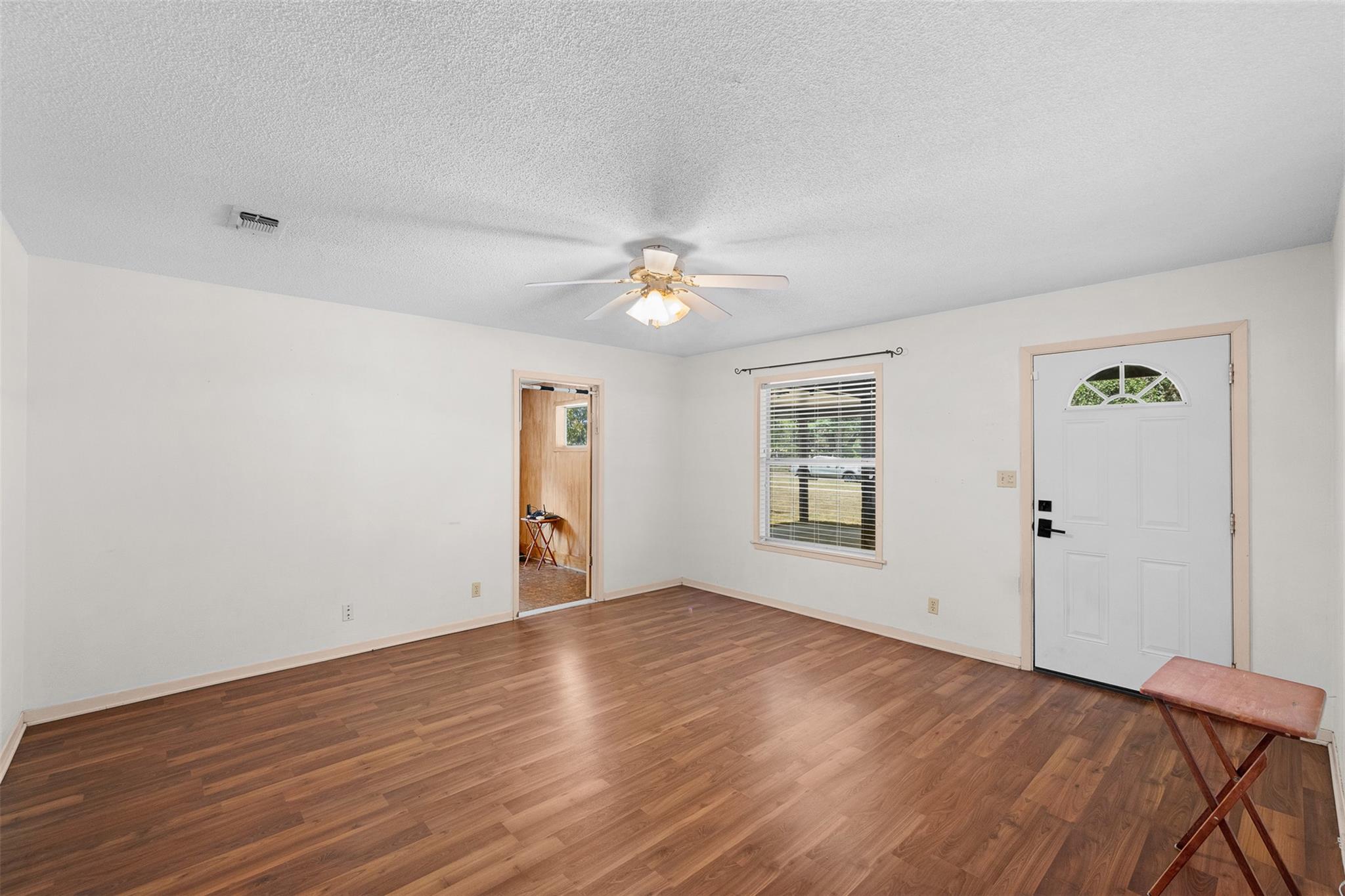 740 Roitsch LN — photo 3