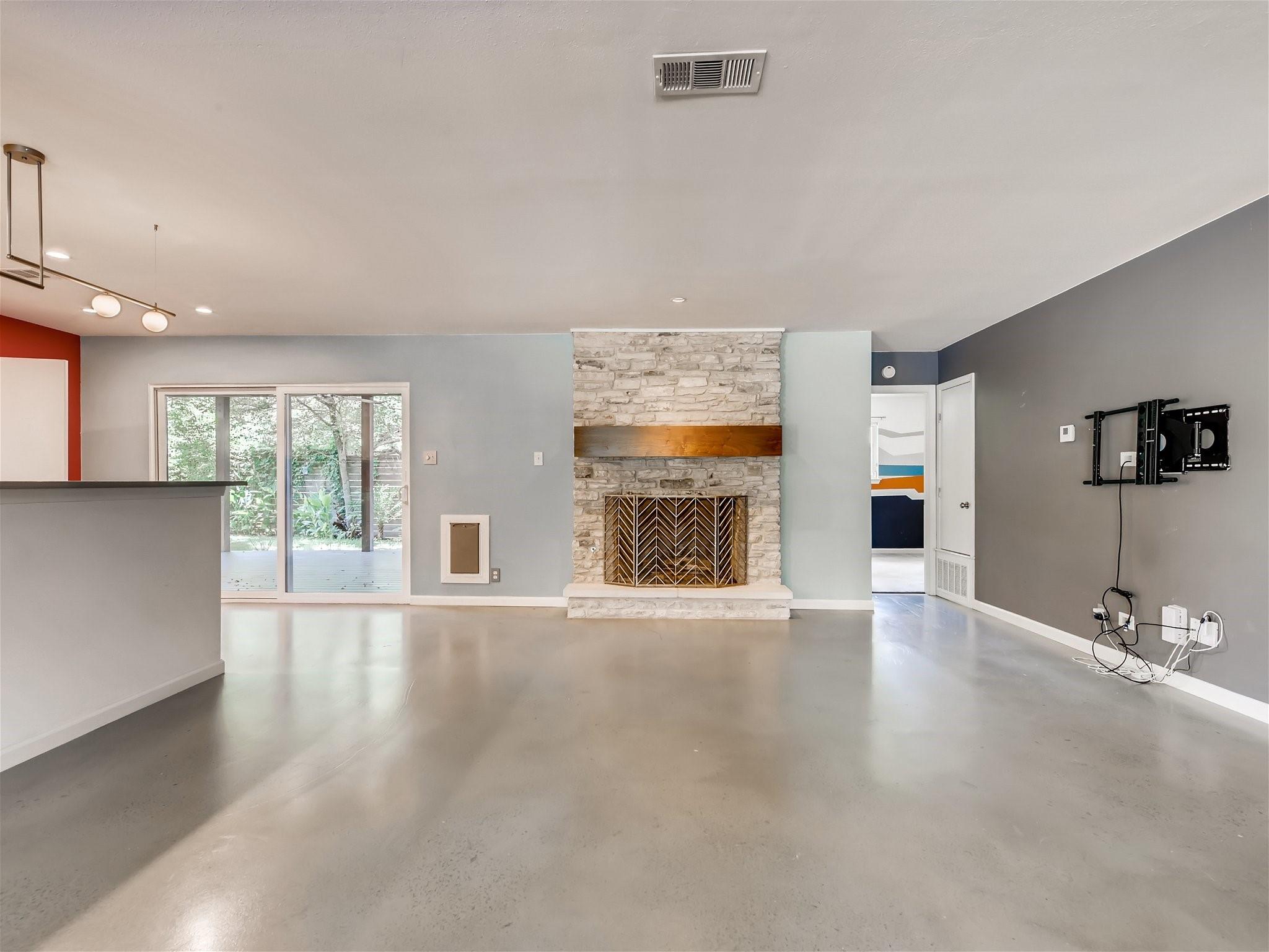 2500 Candlewood CT — photo 4