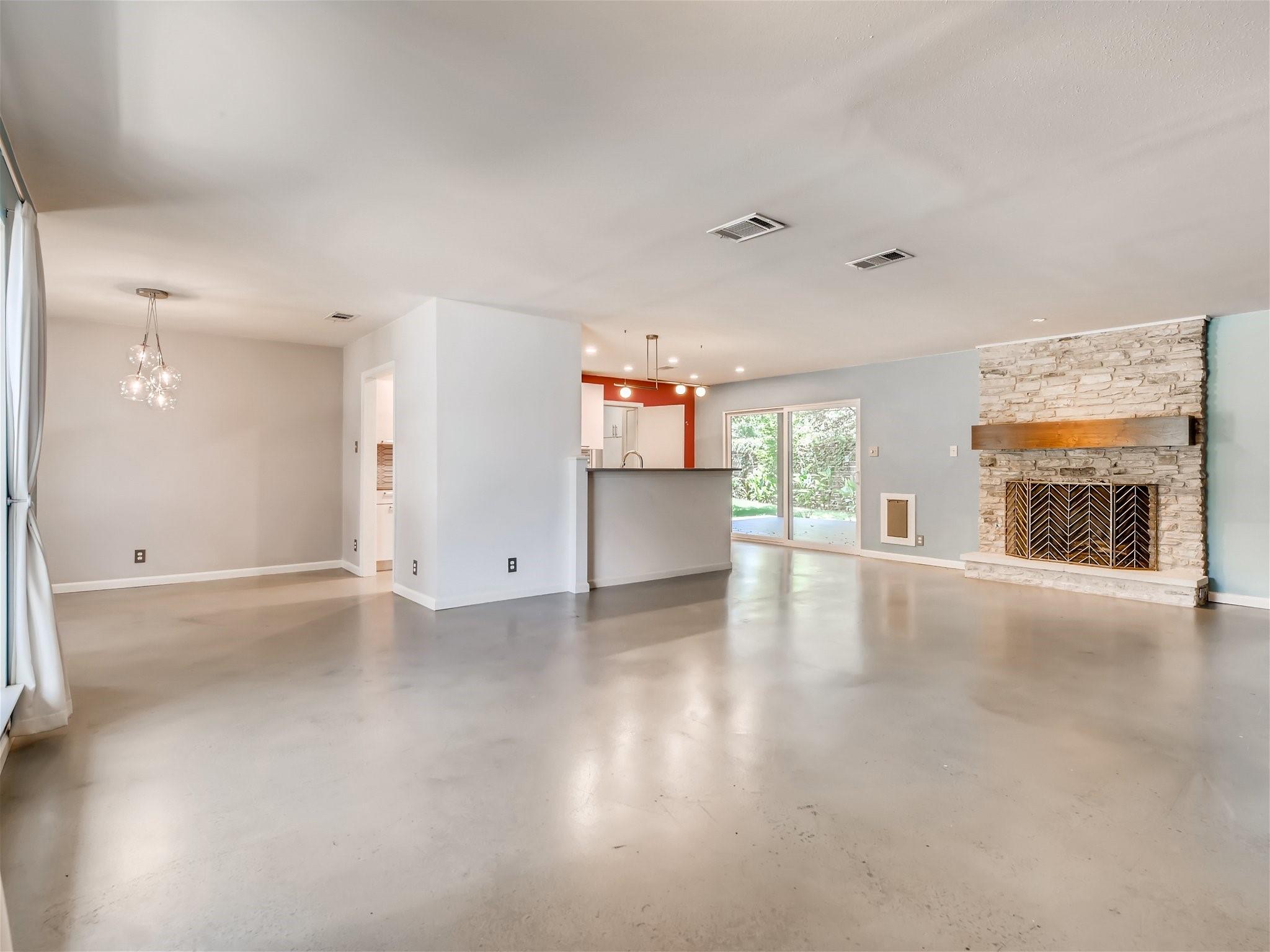 2500 Candlewood CT — photo 5