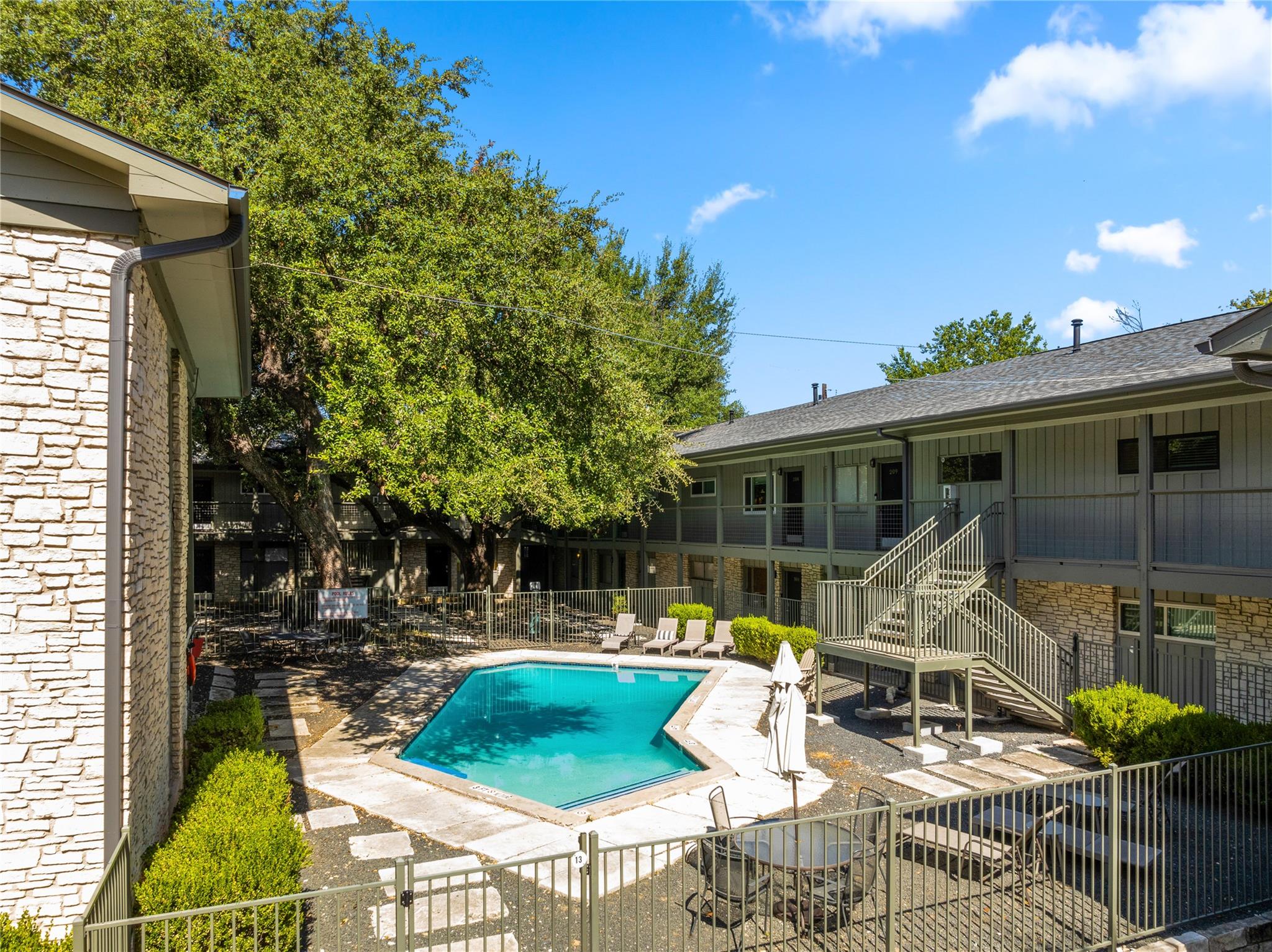2303 East Side DR