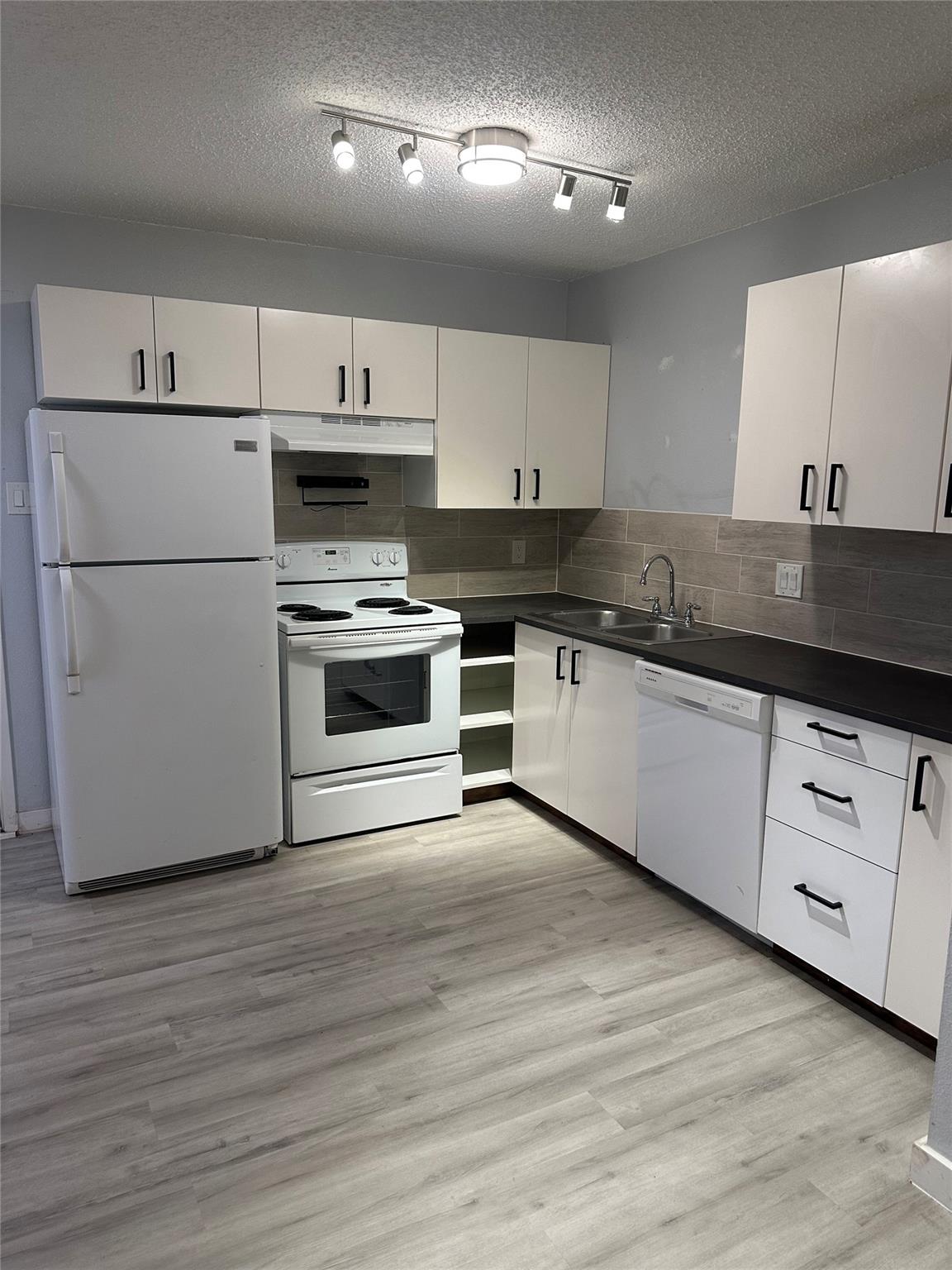 2807 Jadewood CT #B — photo 3