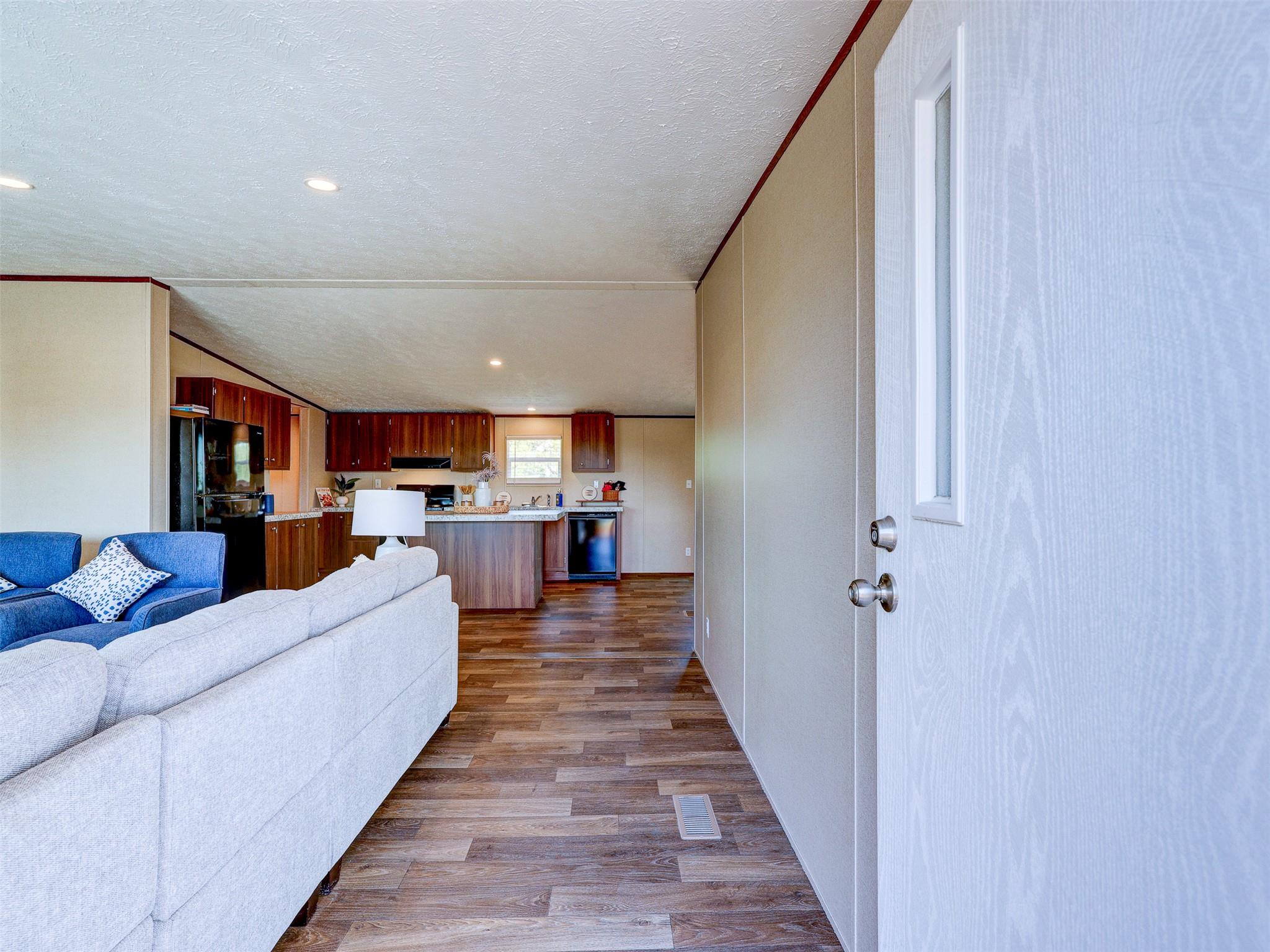 146 Monte Vista DR — photo 3