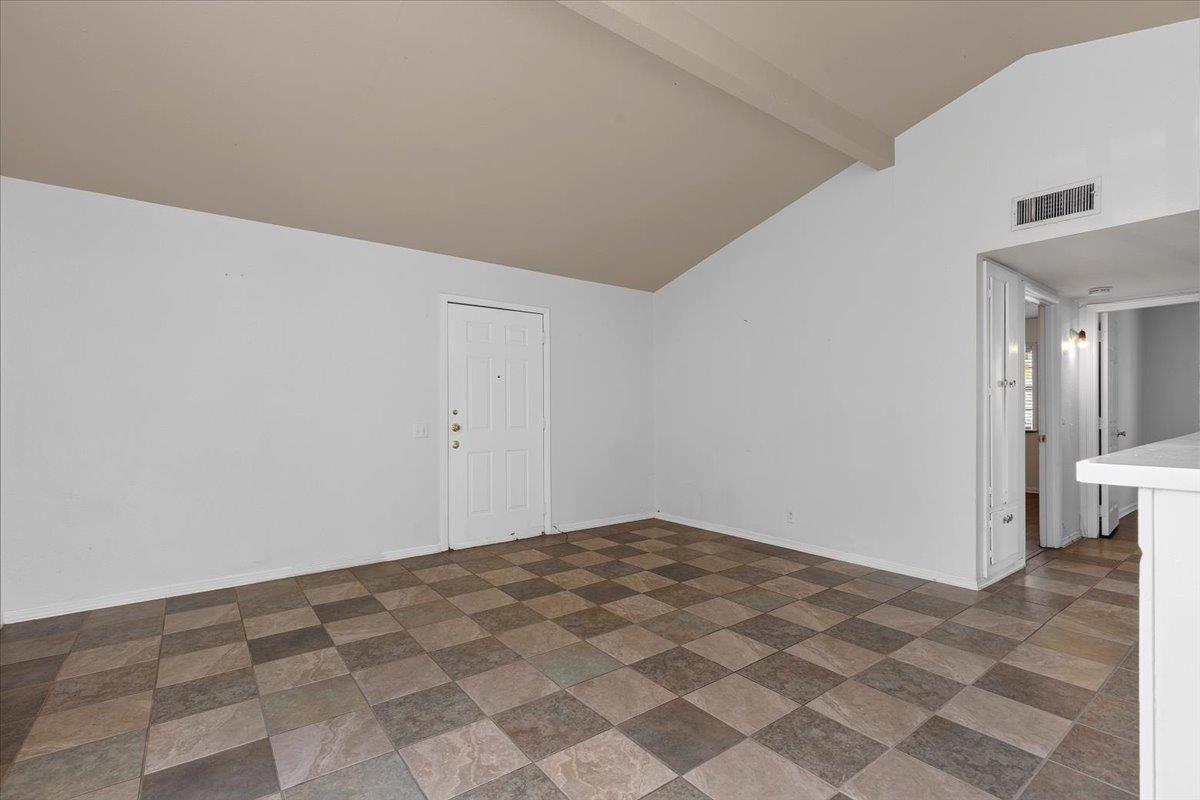 2507 Manor CIR — photo 4