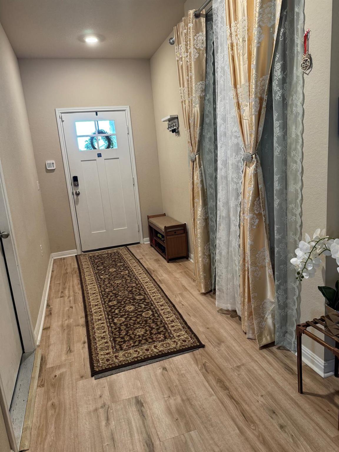 113 Queen Anne DR — photo 3