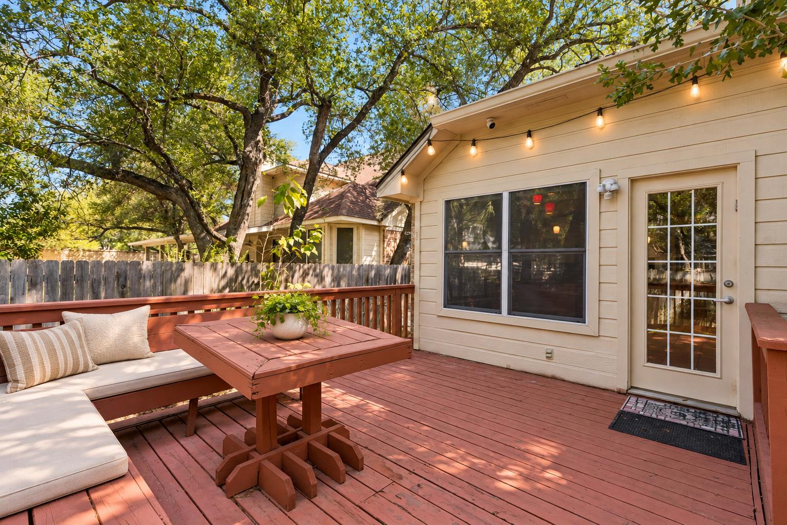 15814 Rustic LN — photo 5
