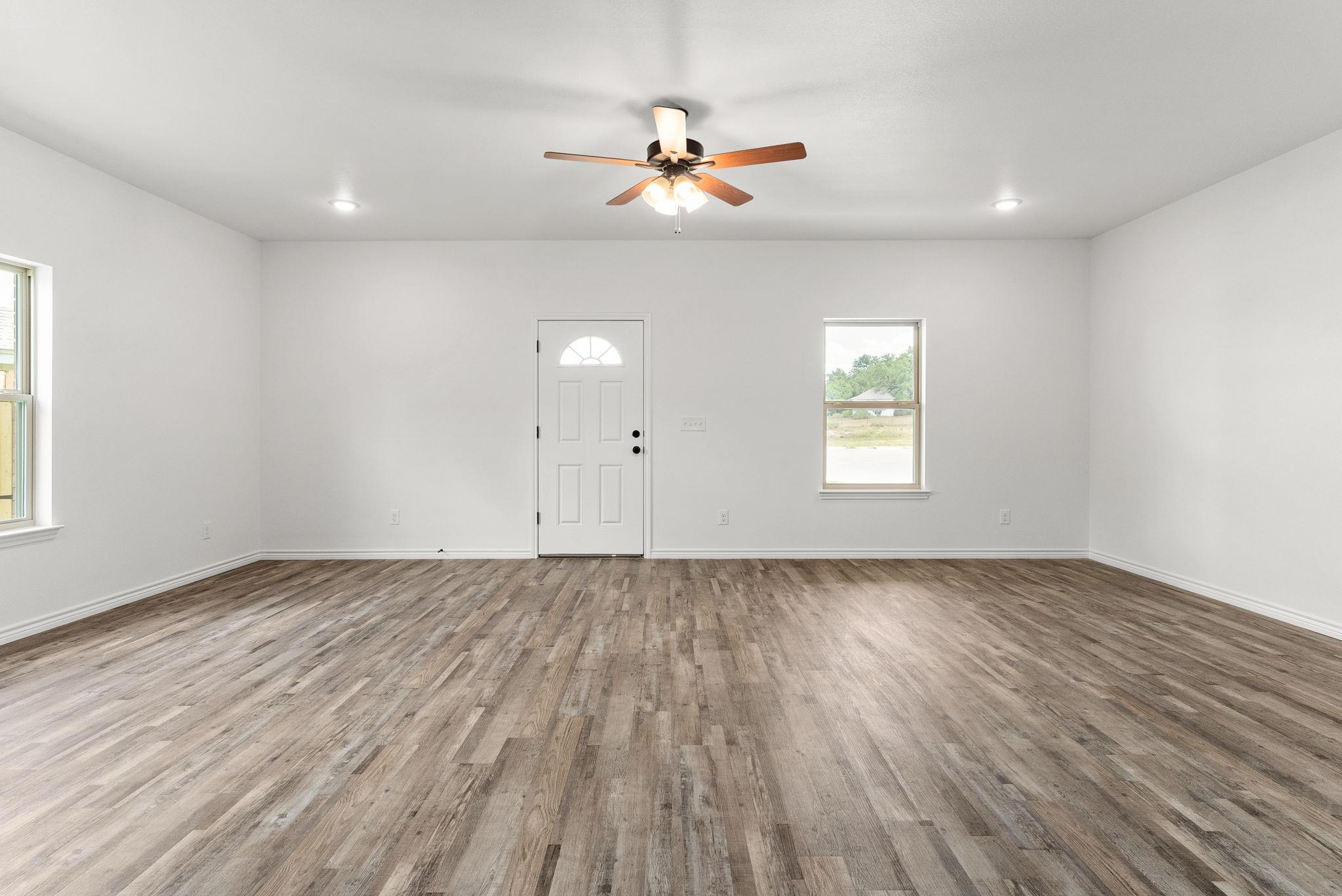 828 Elijah LN — photo 4