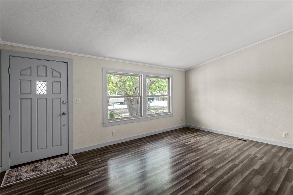 2301 Sumac LN — photo 3